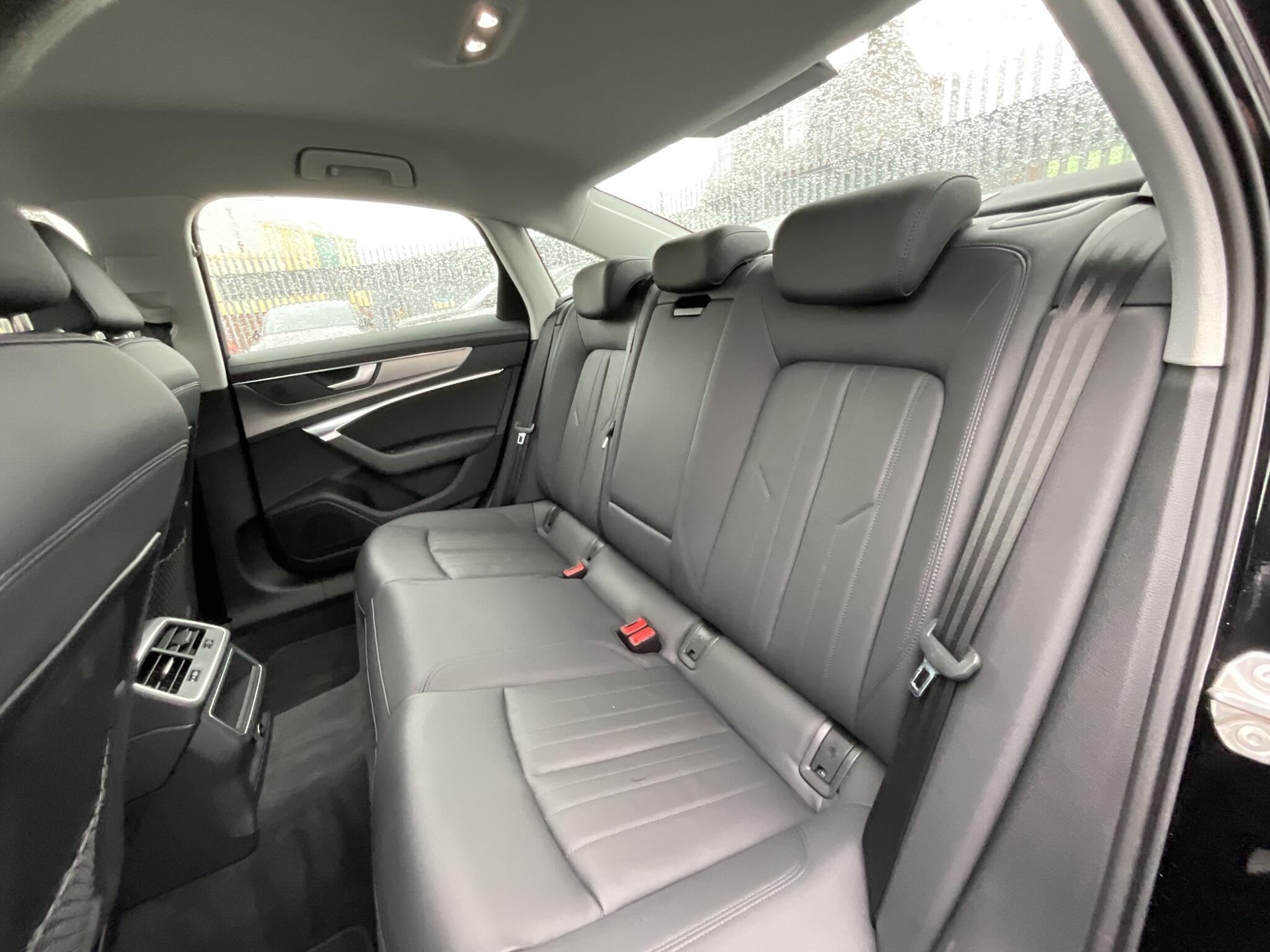 Audi A6 view 34