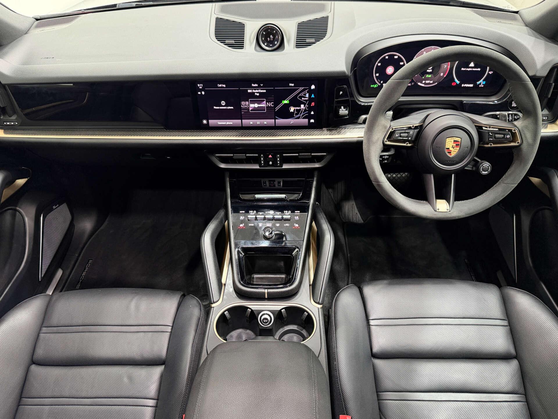 Porsche Cayenne view 18