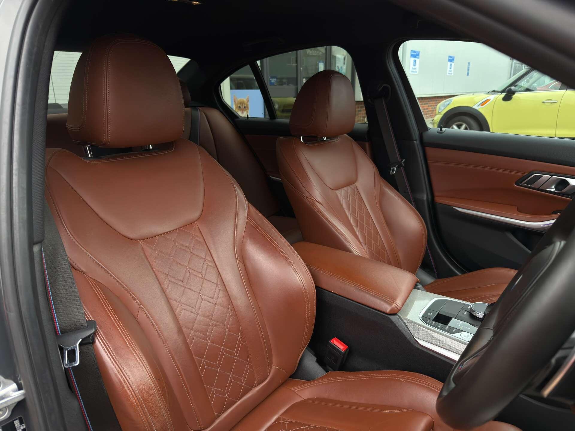 BMW 3 Series view 16