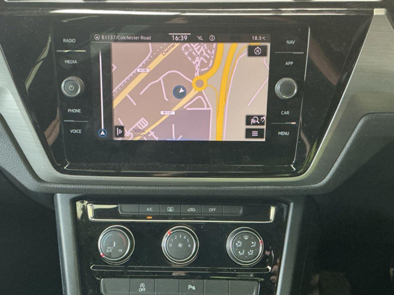 Volkswagen Touran view 10