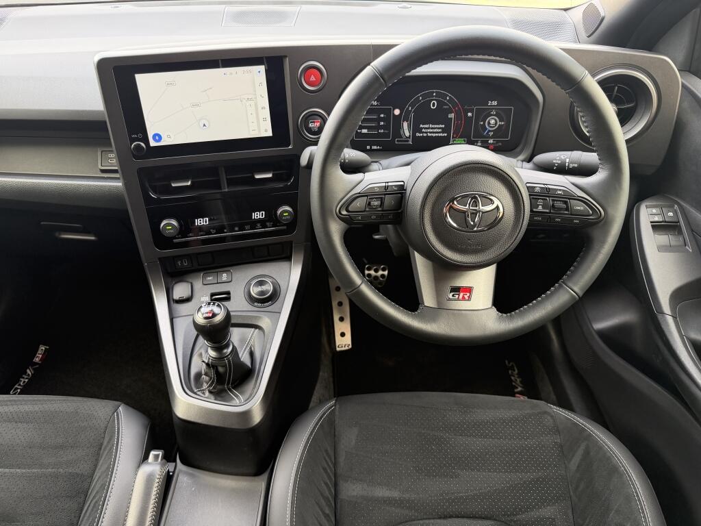 Toyota Yaris view 11