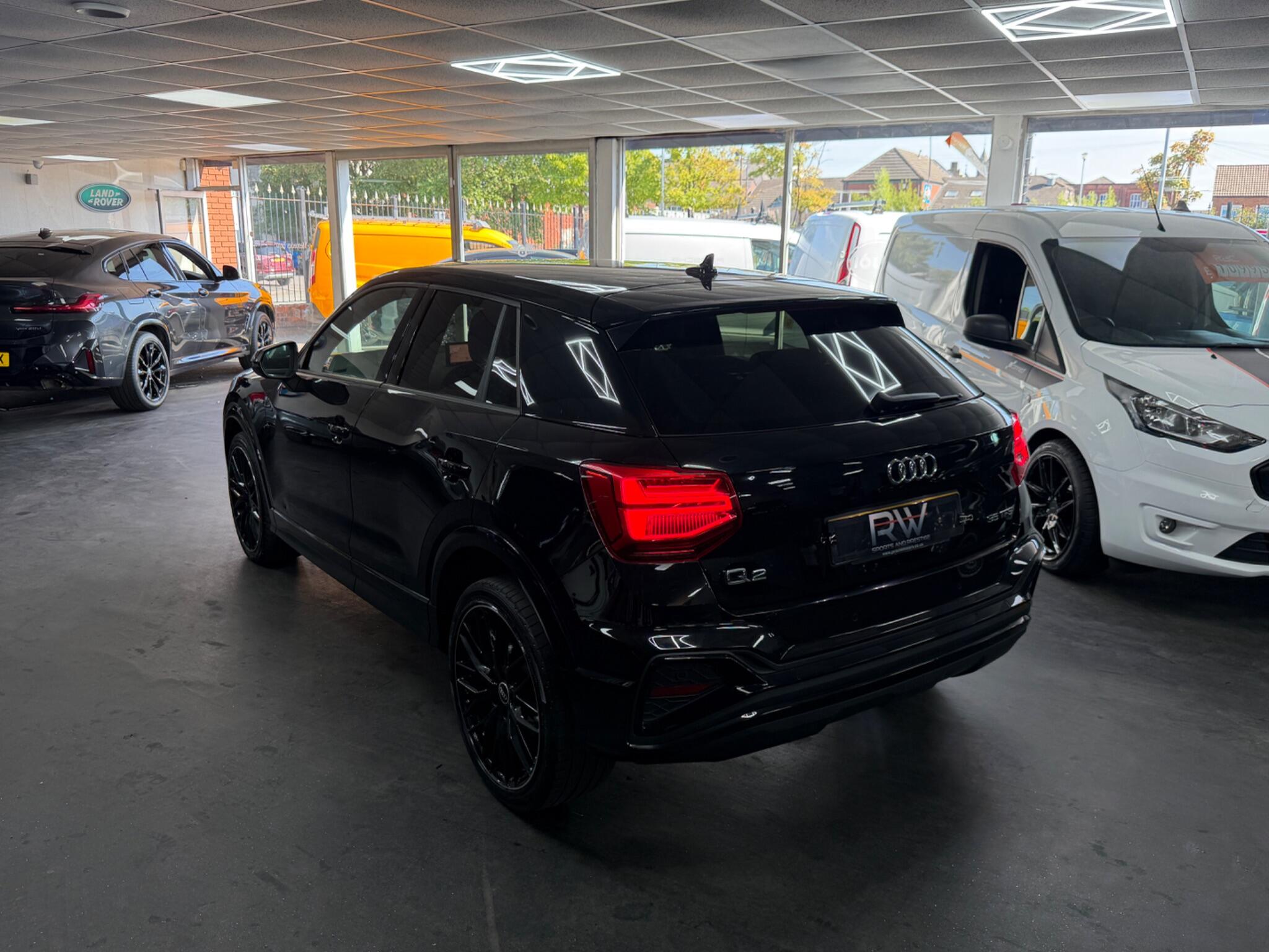 Audi Q2 view 42
