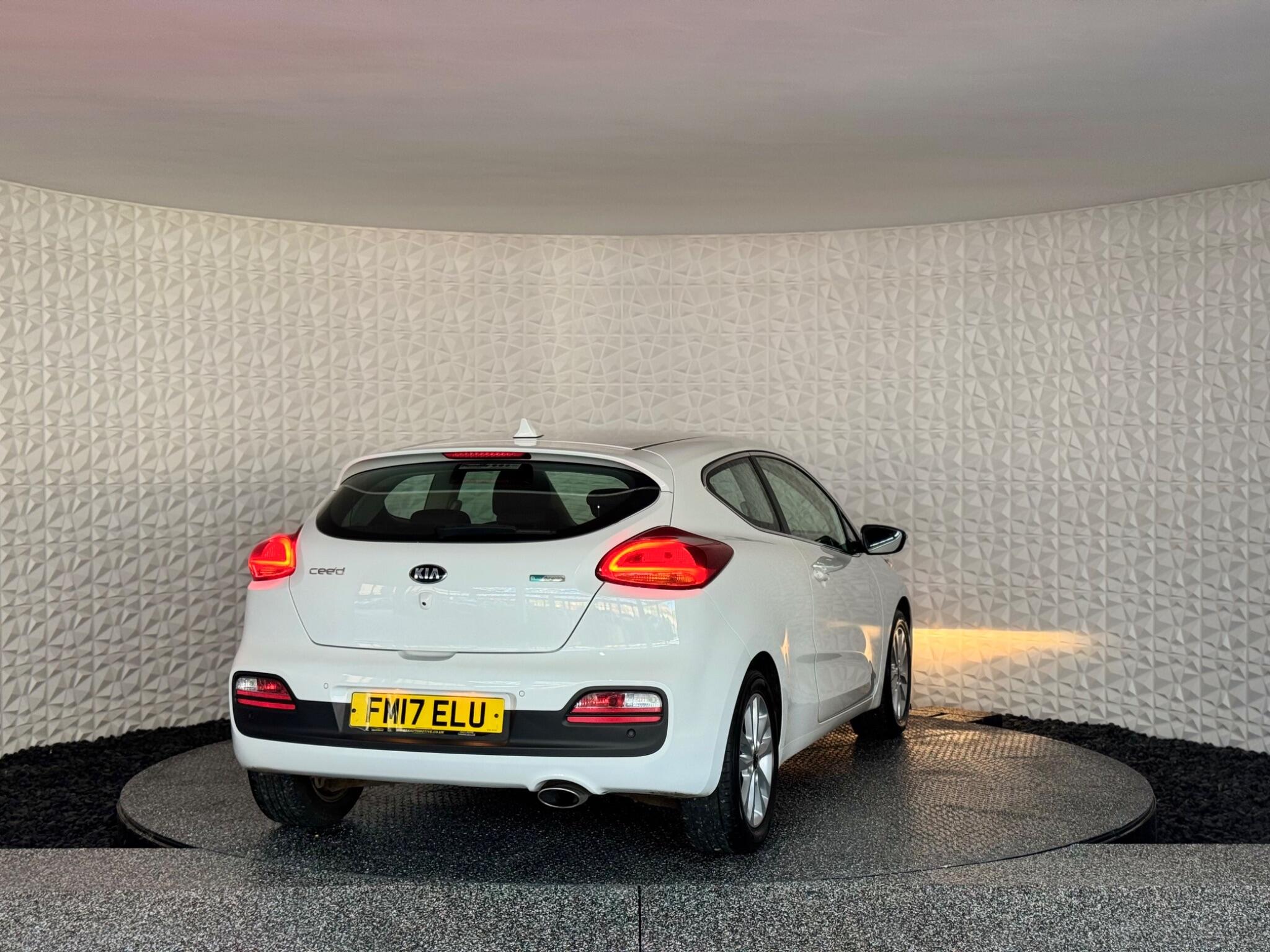 Kia Proceed view 12