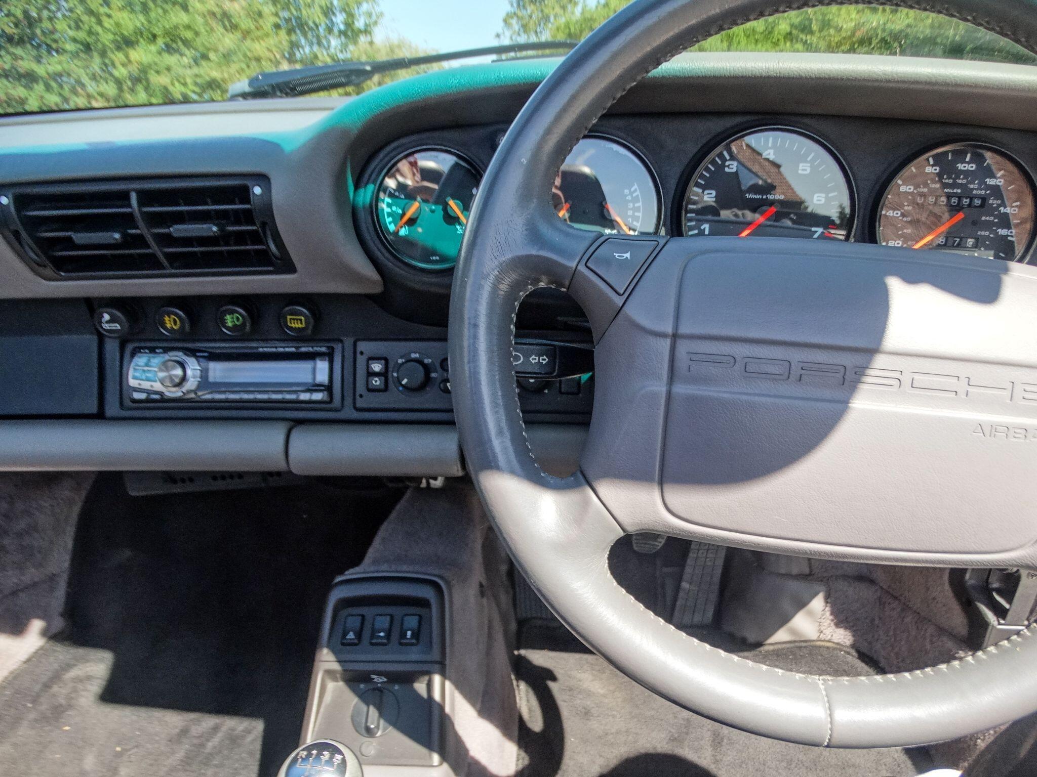 Porsche 911 view 8