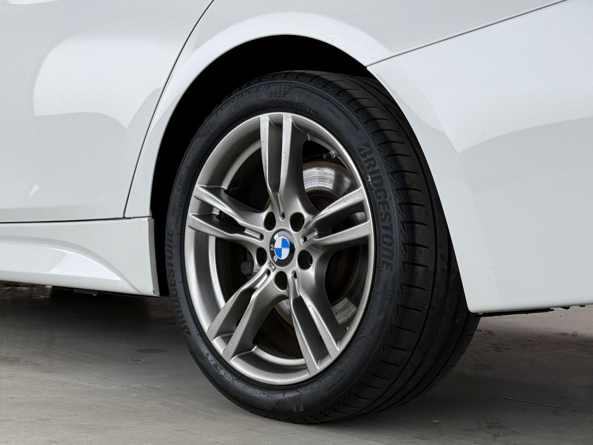 BMW 3 Series view 9