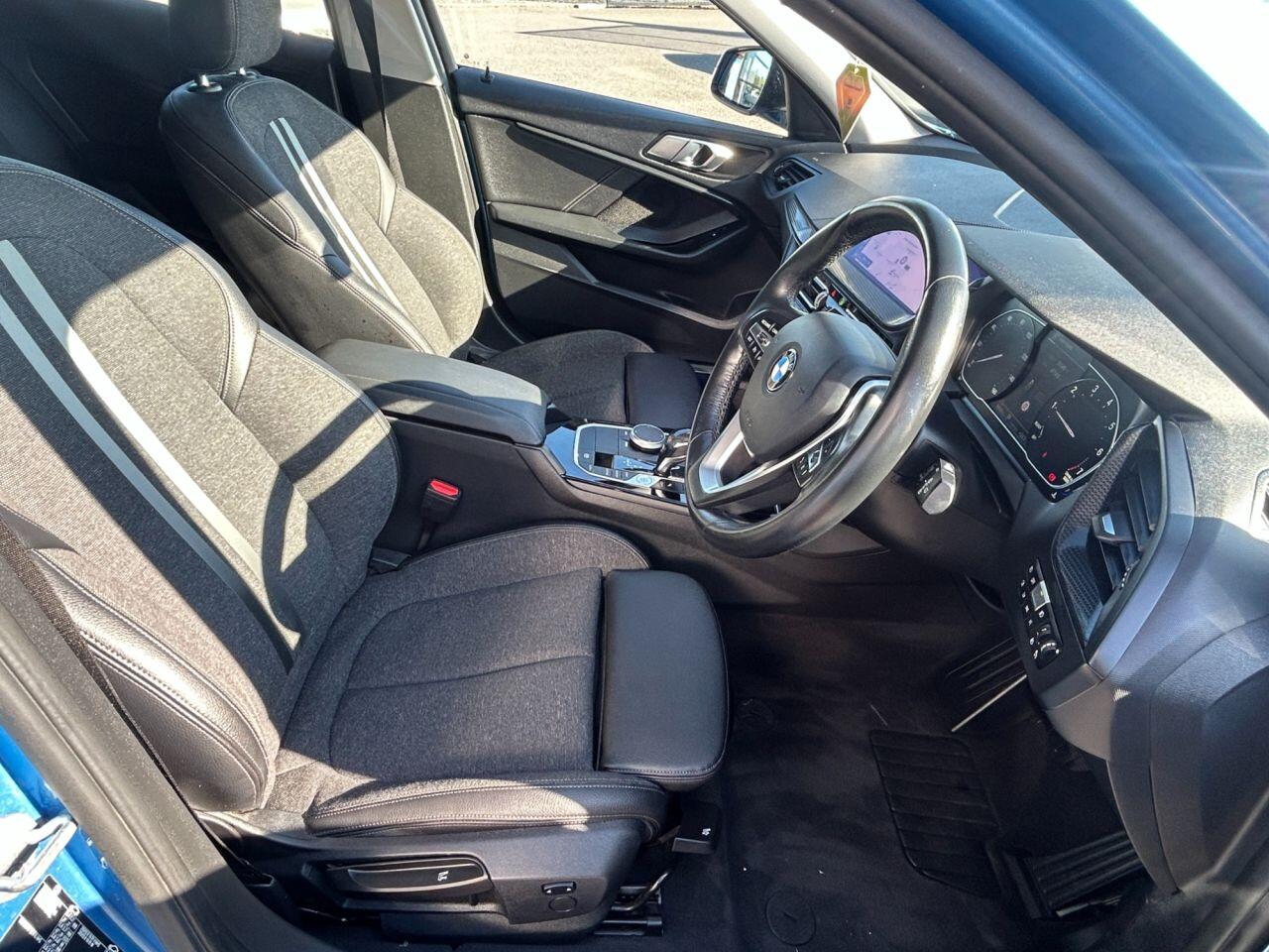BMW 1 Series view 10