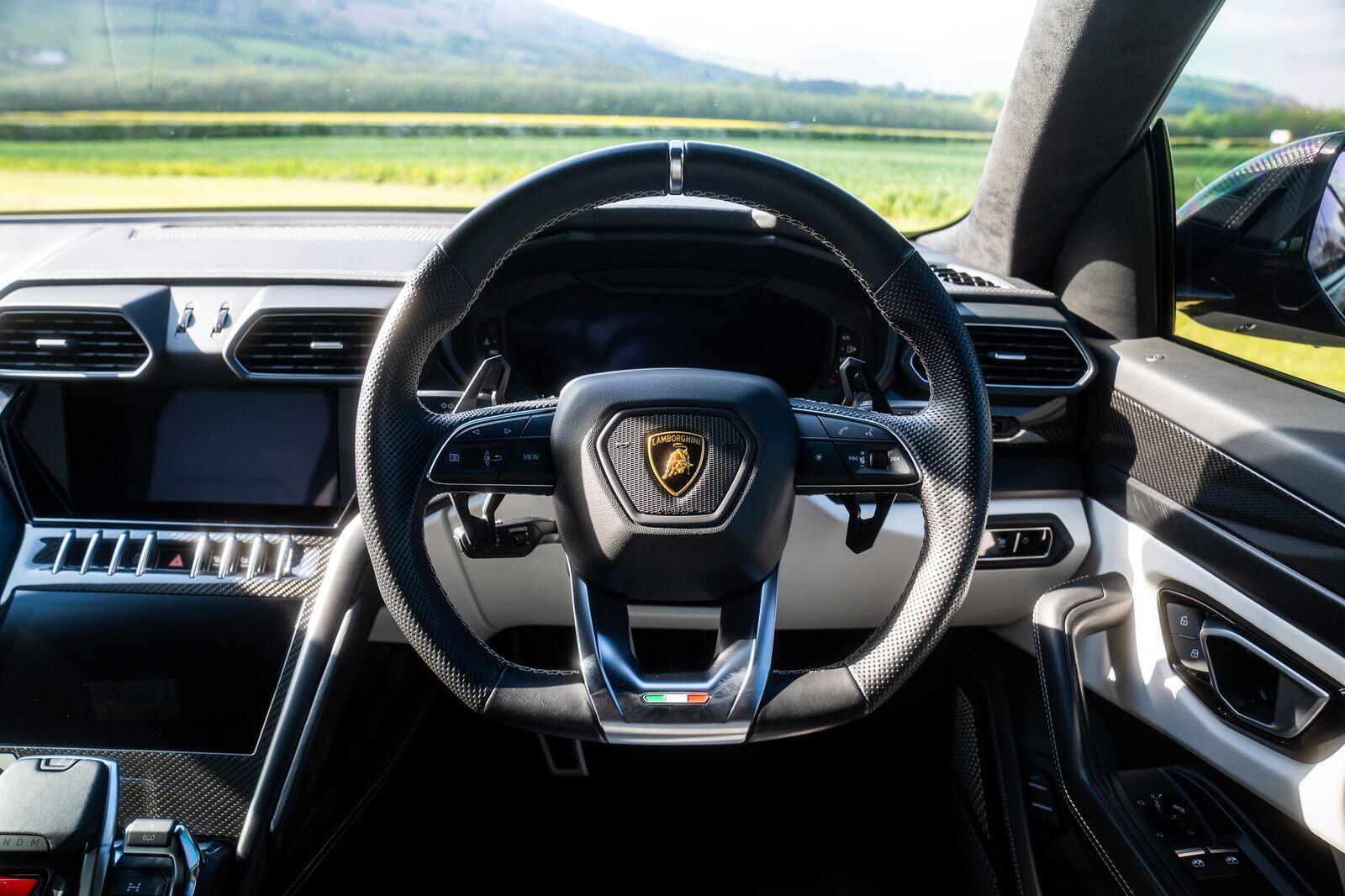 Lamborghini Urus view 51