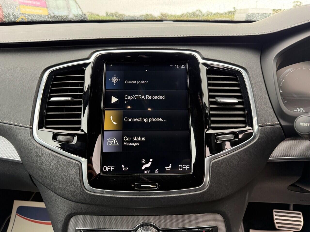 Volvo XC90 view 19