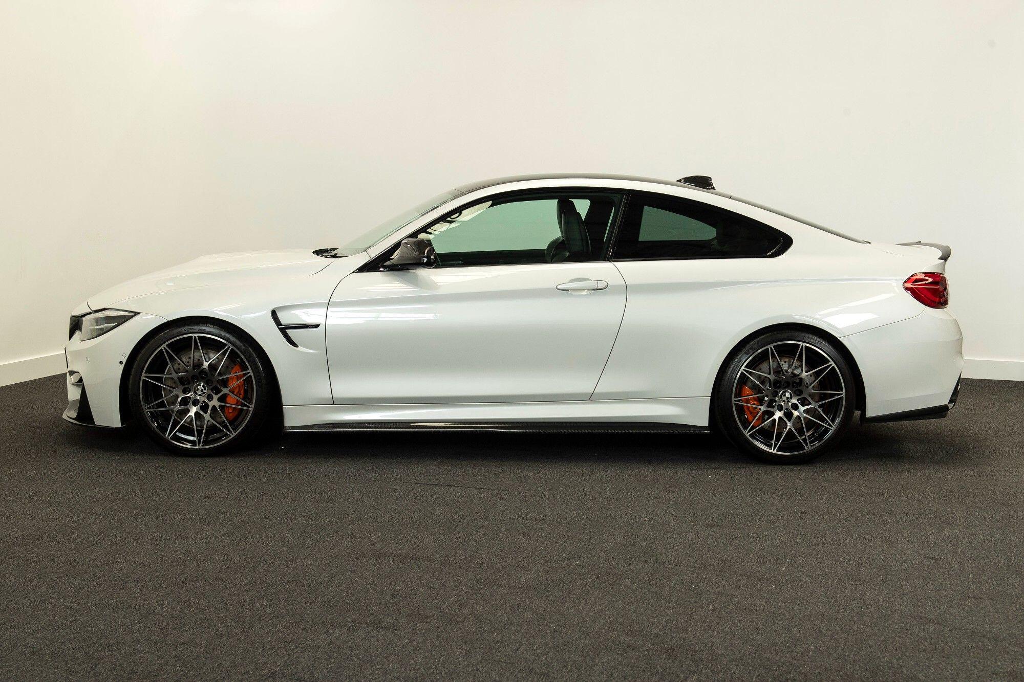 BMW M4 view 4
