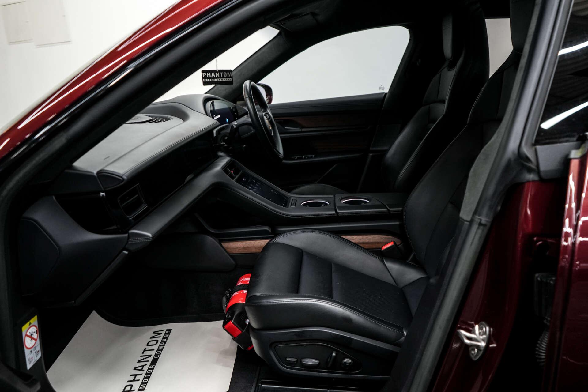 Porsche Taycan view 17