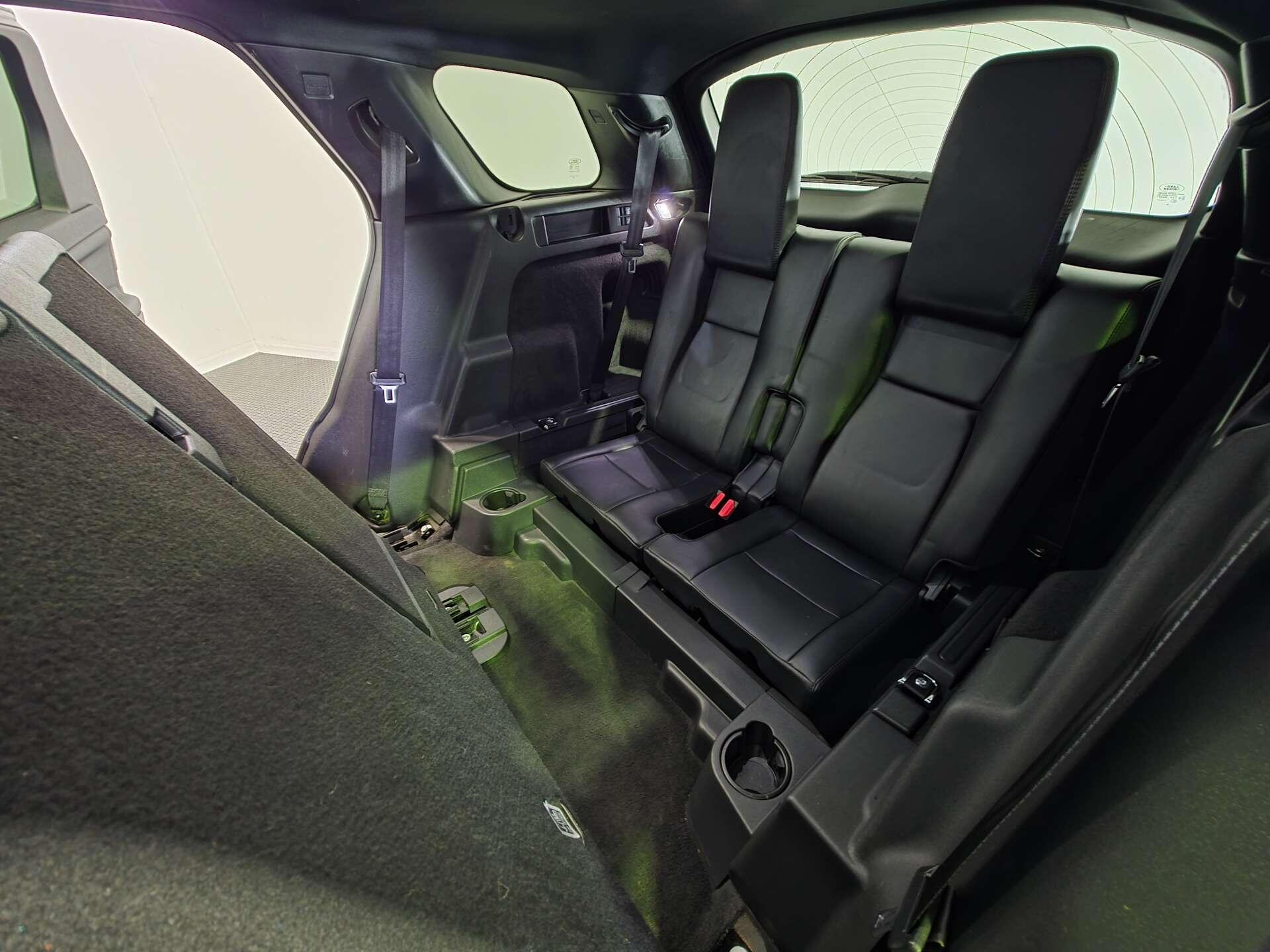 Land Rover Discovery Sport view 21