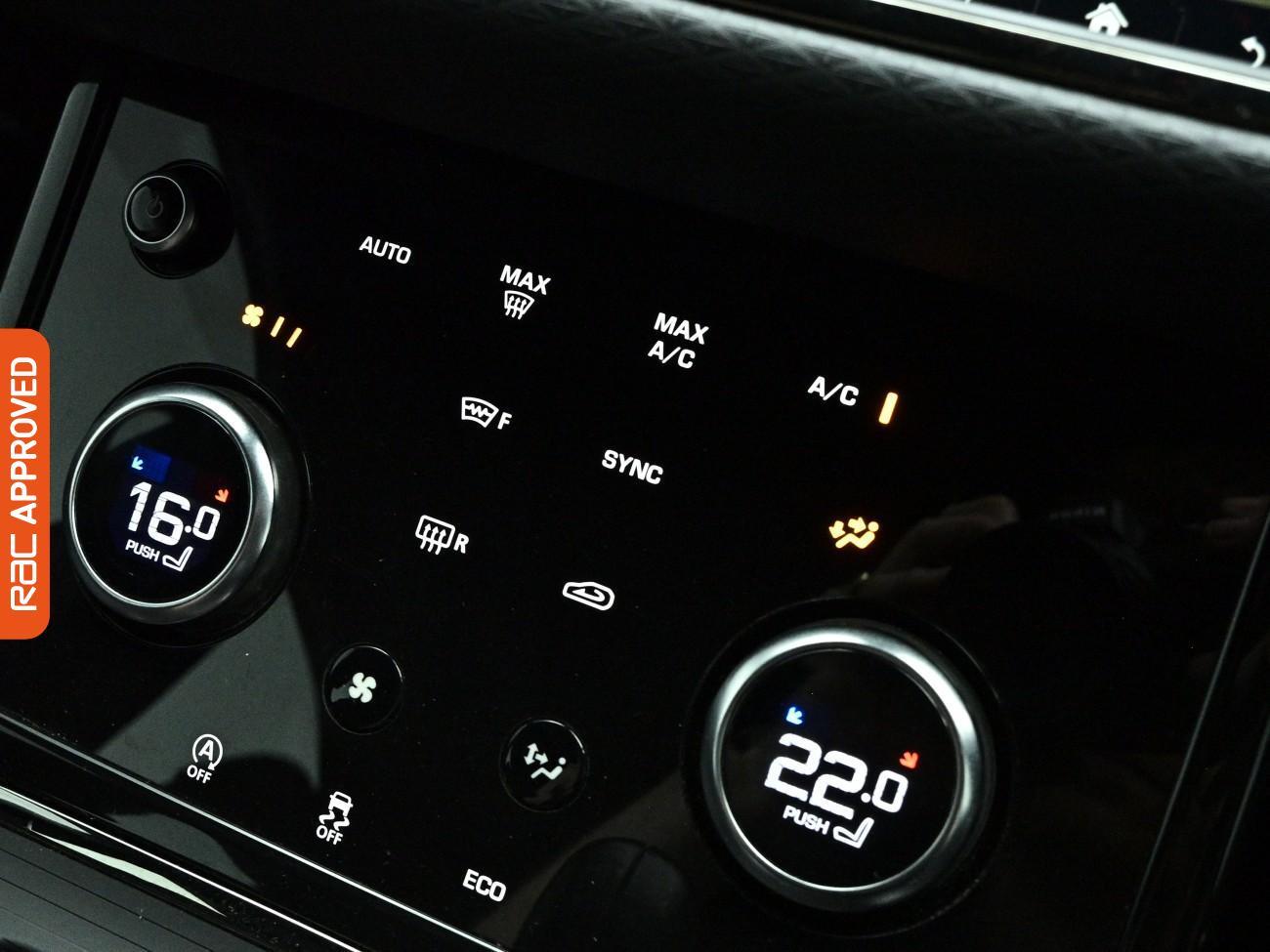 Land Rover Range Rover Evoque view 25