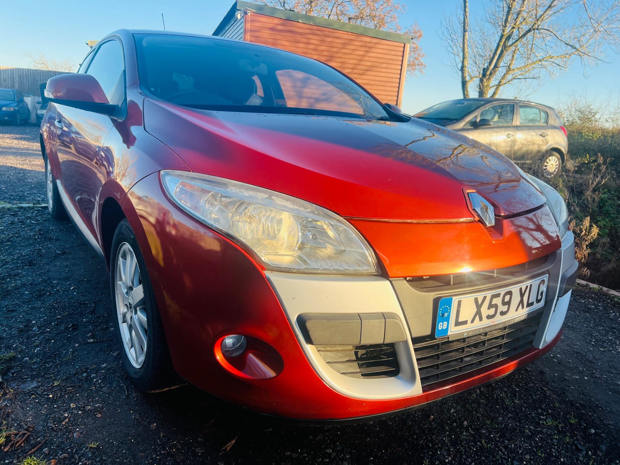 2009 Renault Megane 1.6 16V Expression Euro 5 3dr • 94,411 miles image 2