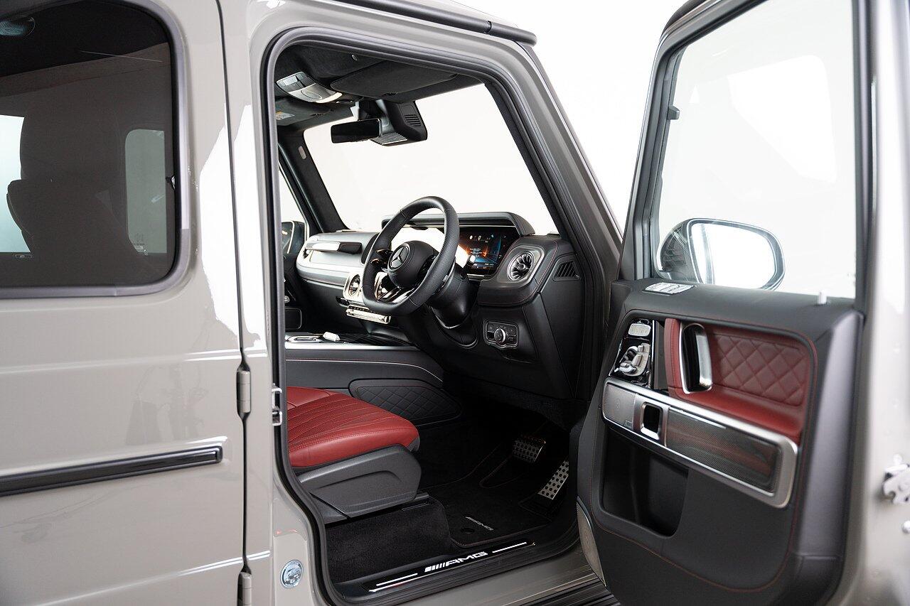 Mercedes-Benz G-Class view 3