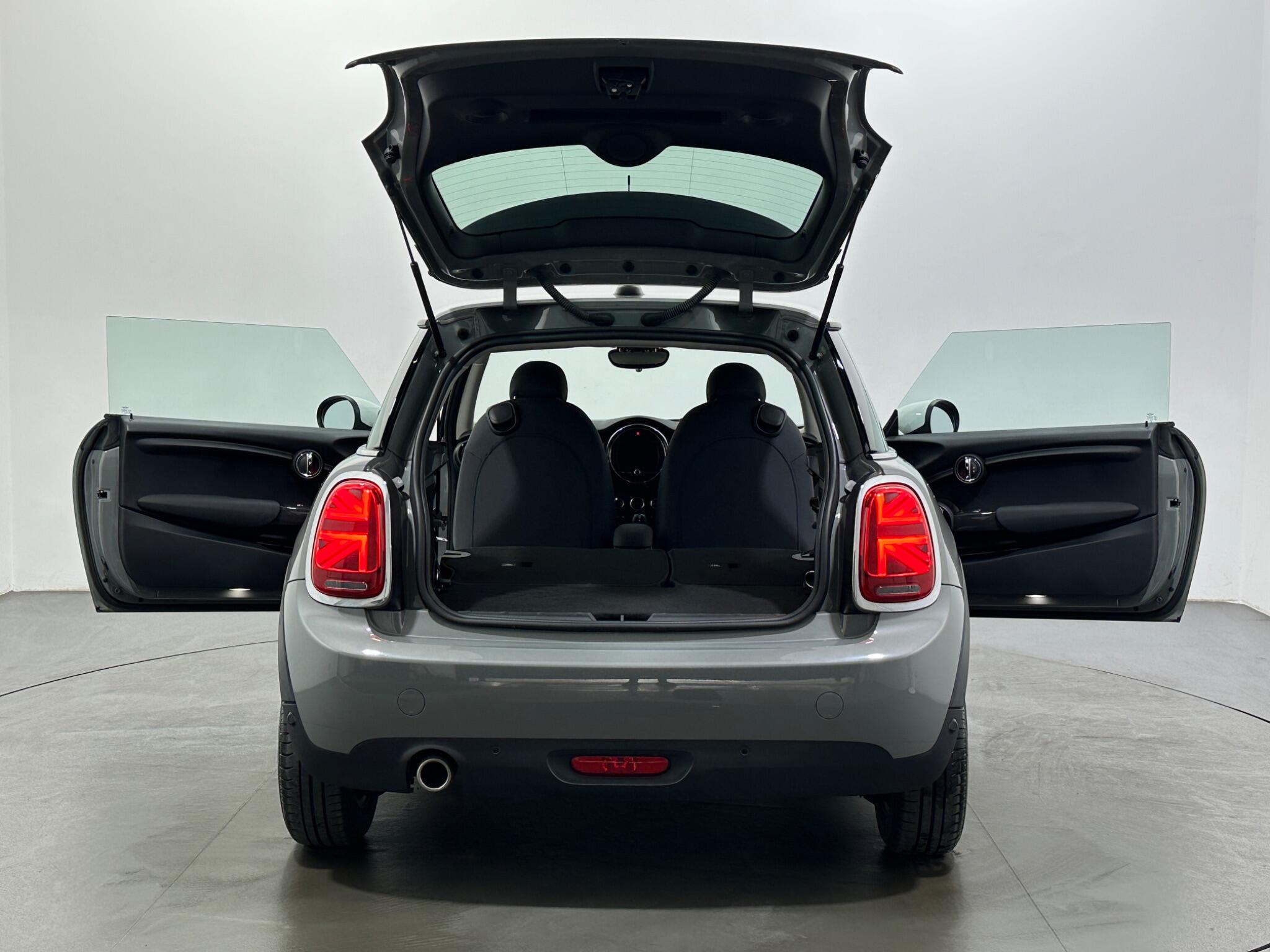 Mini Hatch view 39