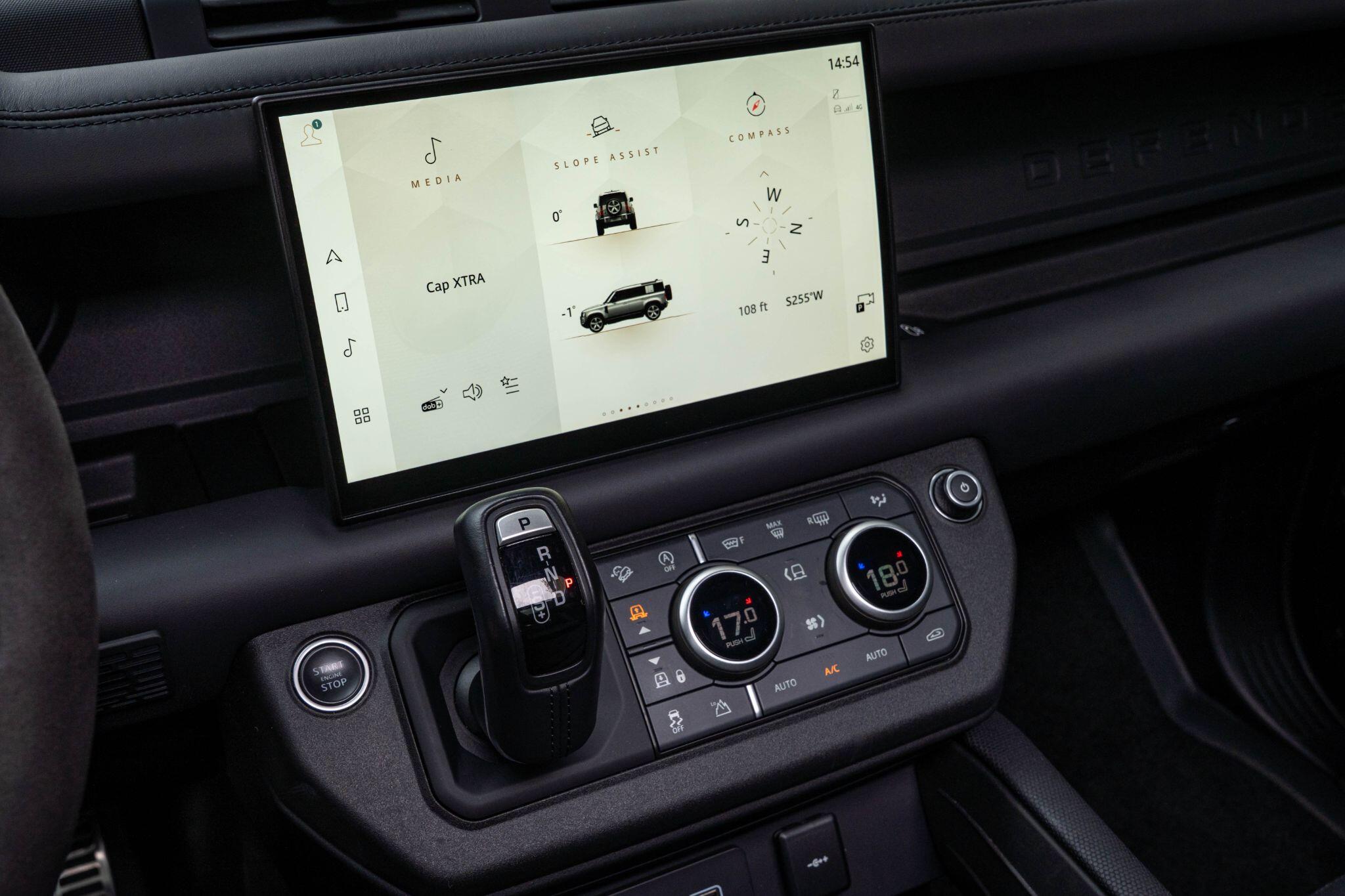 Land Rover Defender view 41