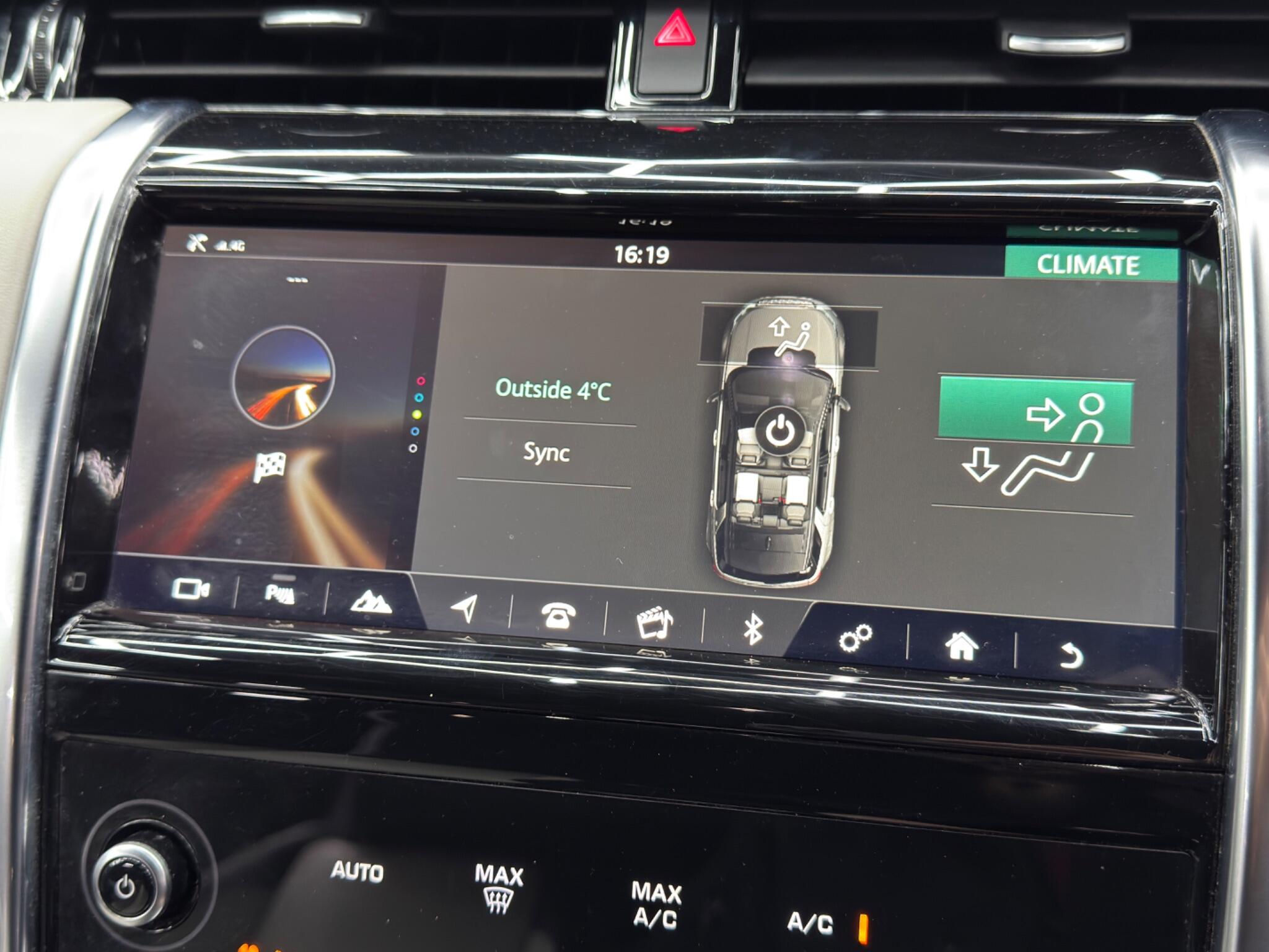 Land Rover Discovery Sport view 33