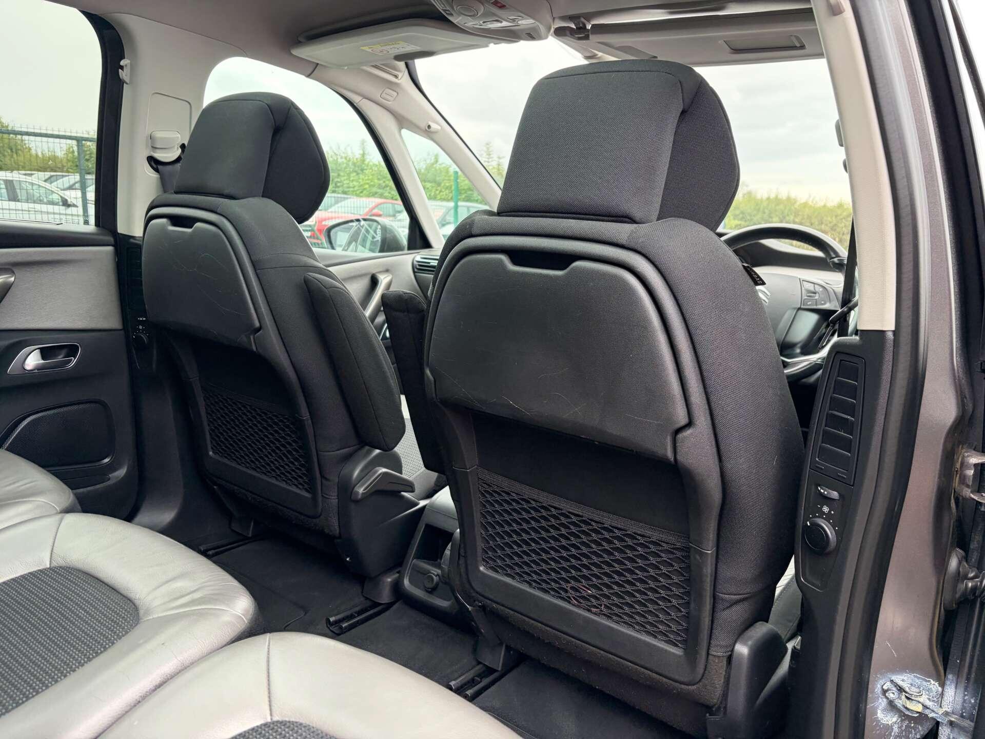 Citroen Grand C4 Picasso view 32