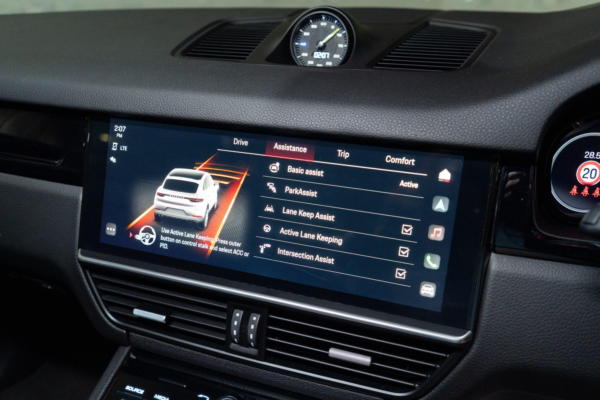 Porsche Cayenne view 22
