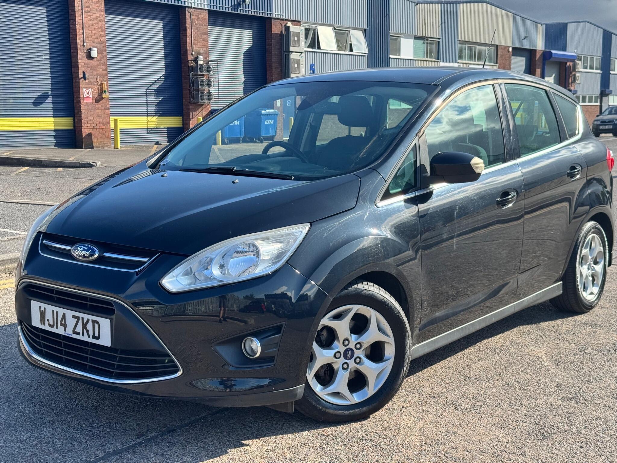 Ford C-Max view 3