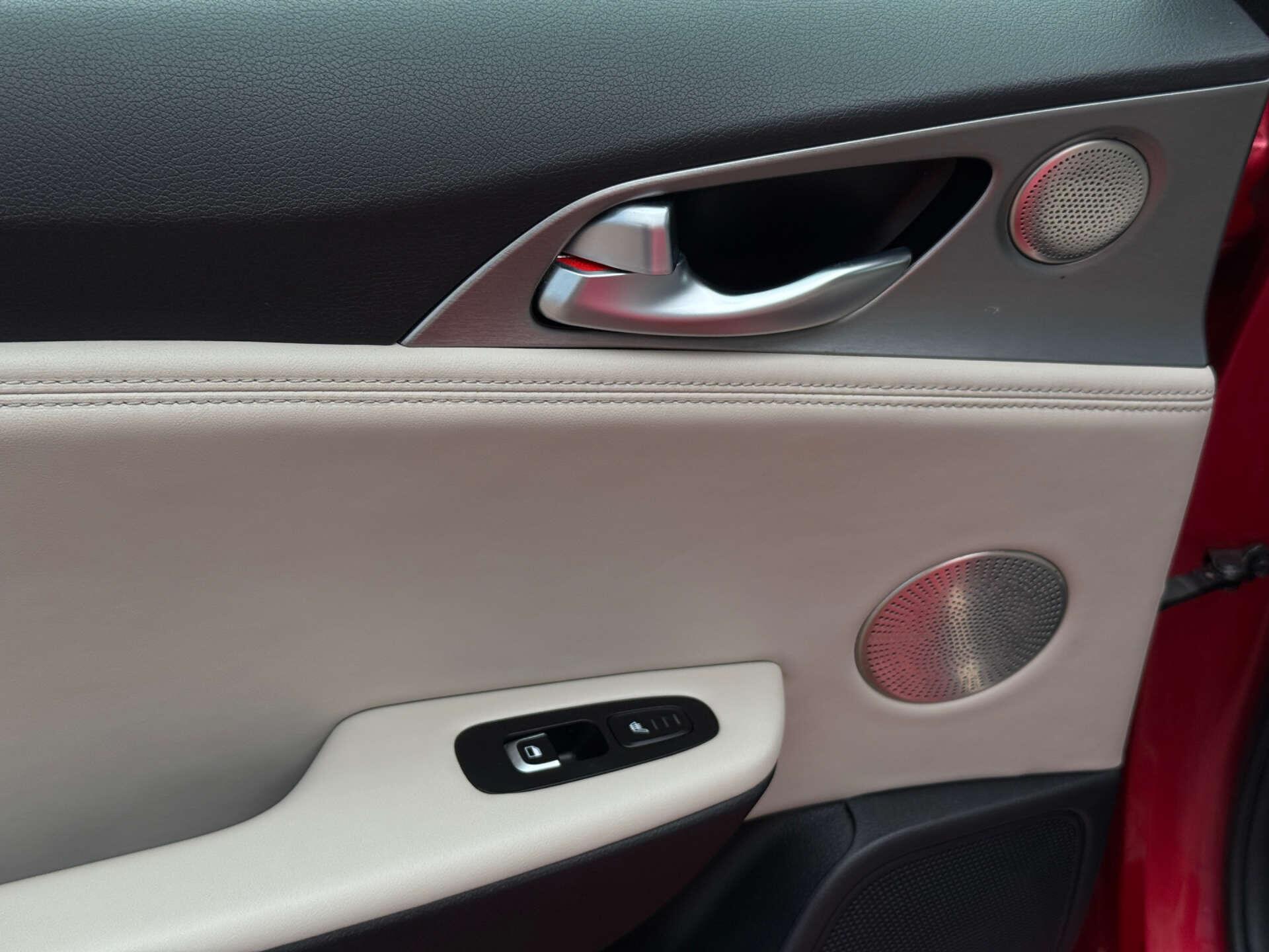 Kia Stinger view 35
