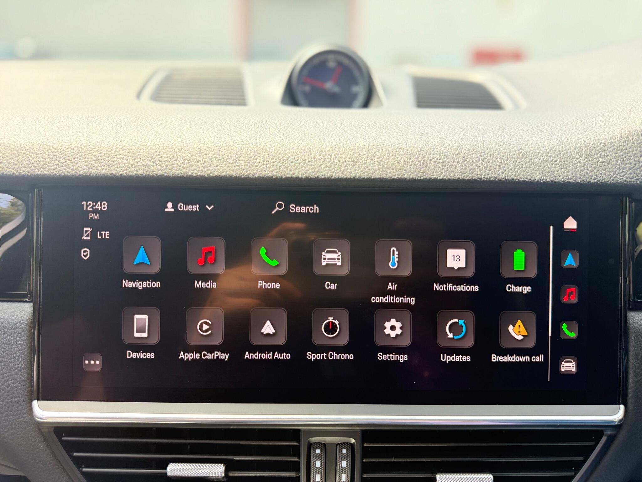 Porsche Cayenne view 39