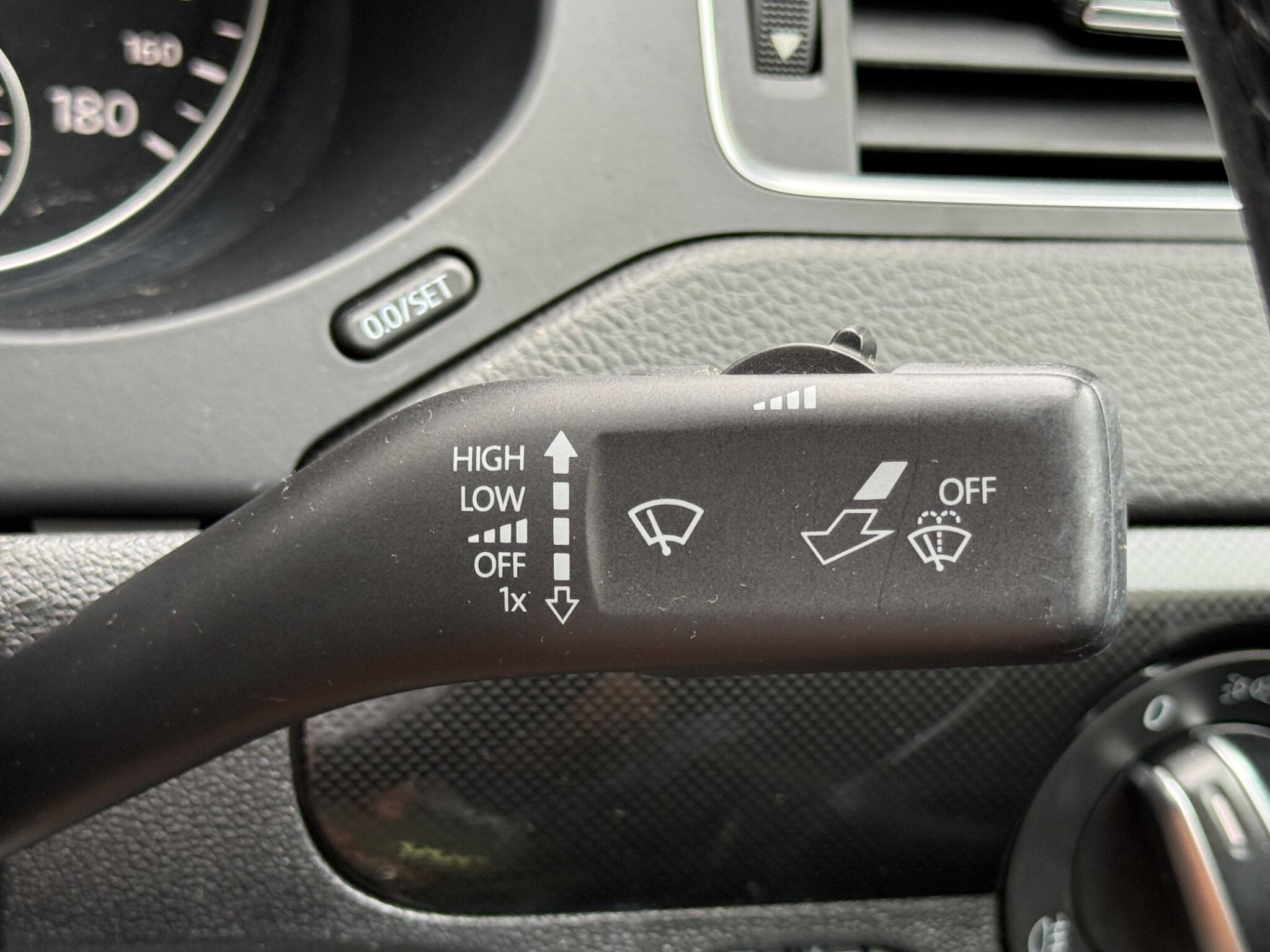 Volkswagen Jetta - Image 68