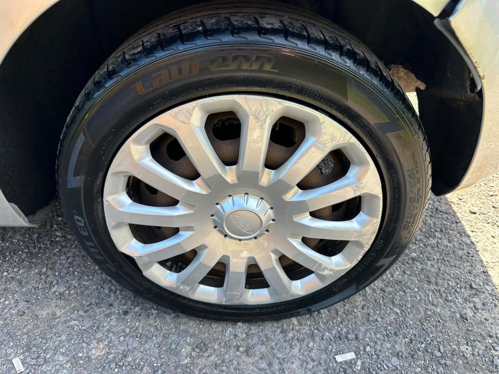 Ford Fiesta view 29