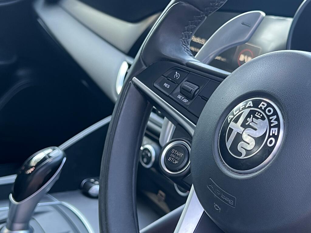 Alfa Romeo Giulia view 9