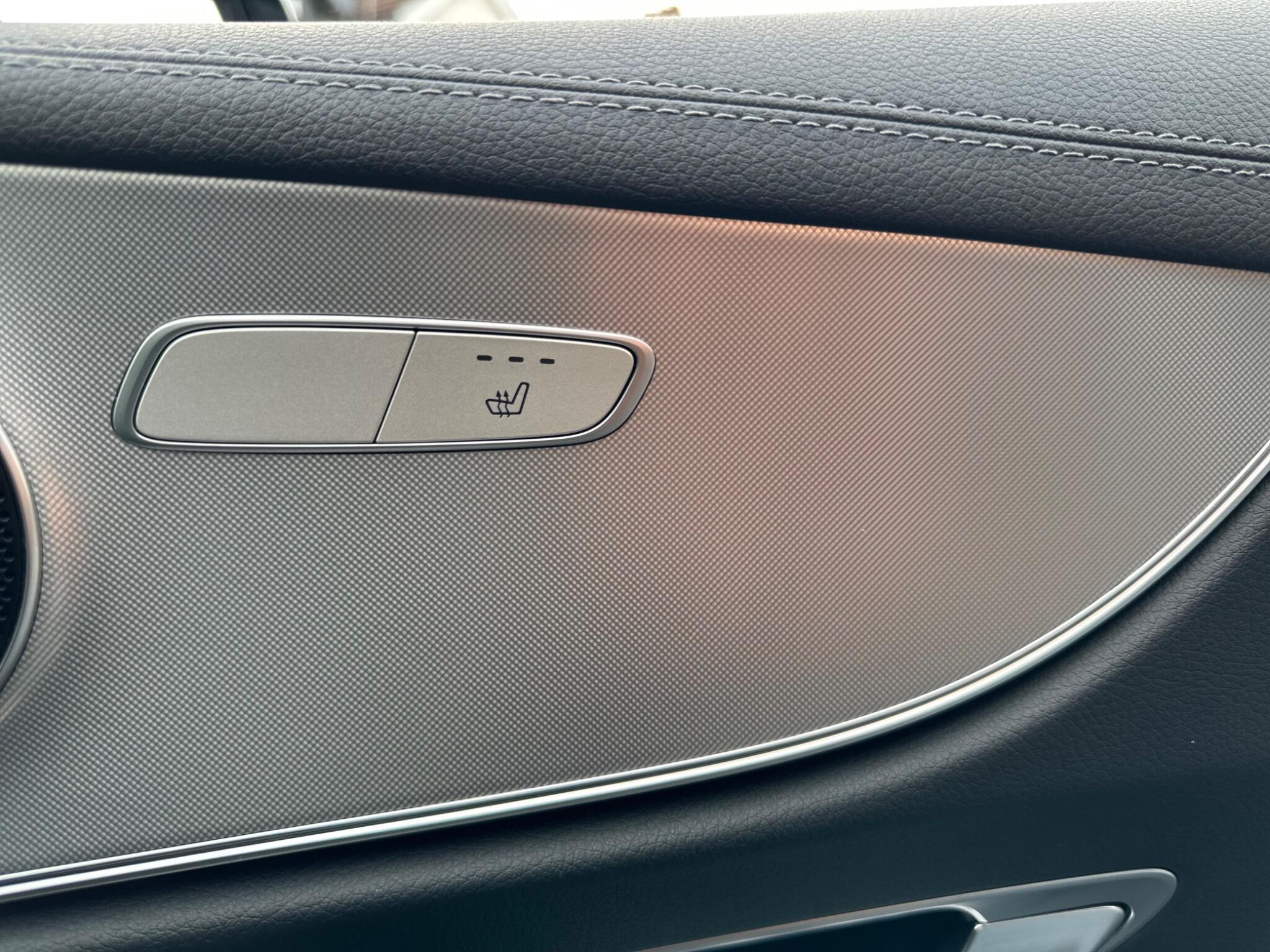Mercedes-Benz E-Class view 16