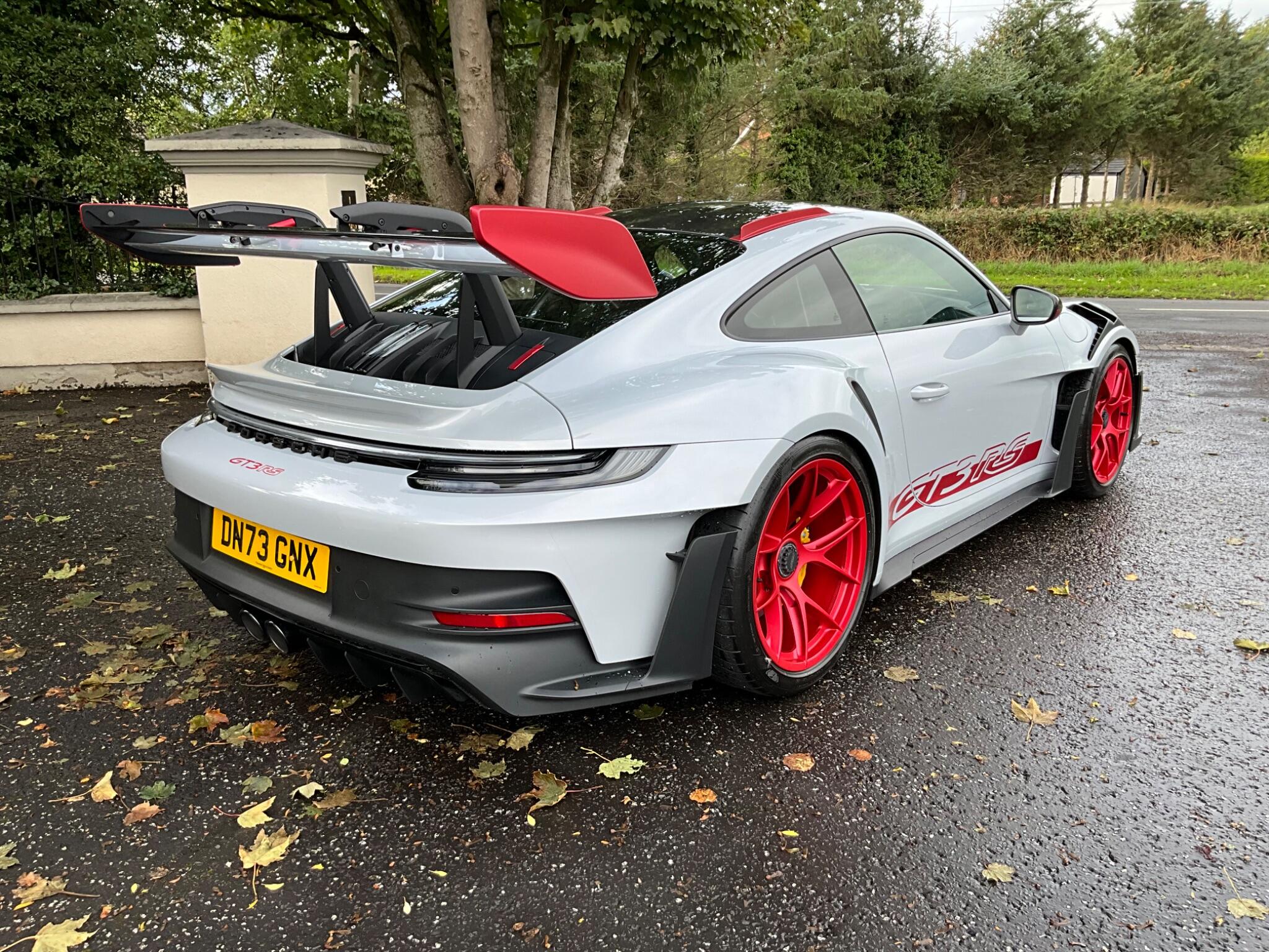 Porsche 911 view 6