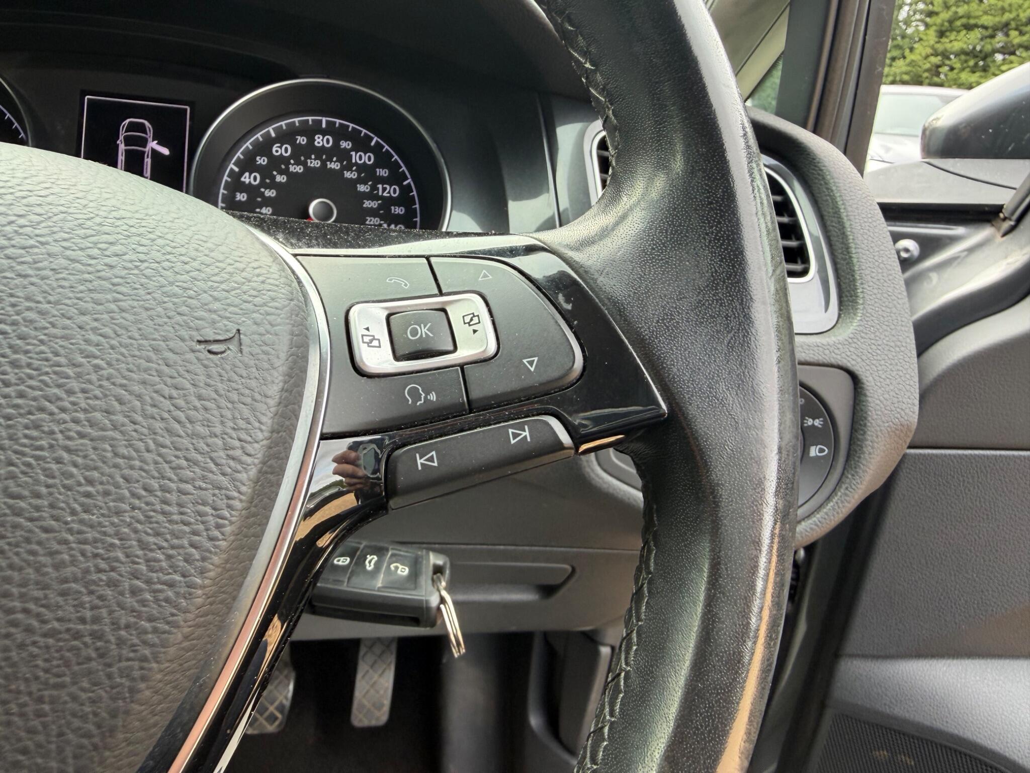 Volkswagen Golf view 14