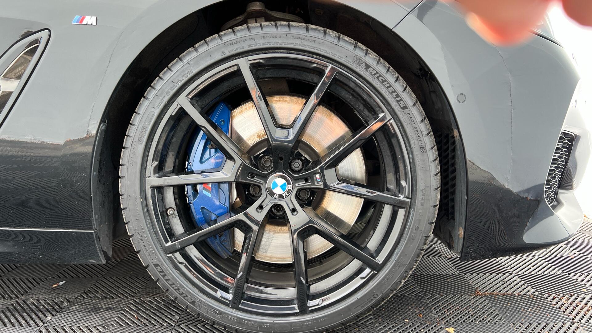 BMW 8 Series view 14