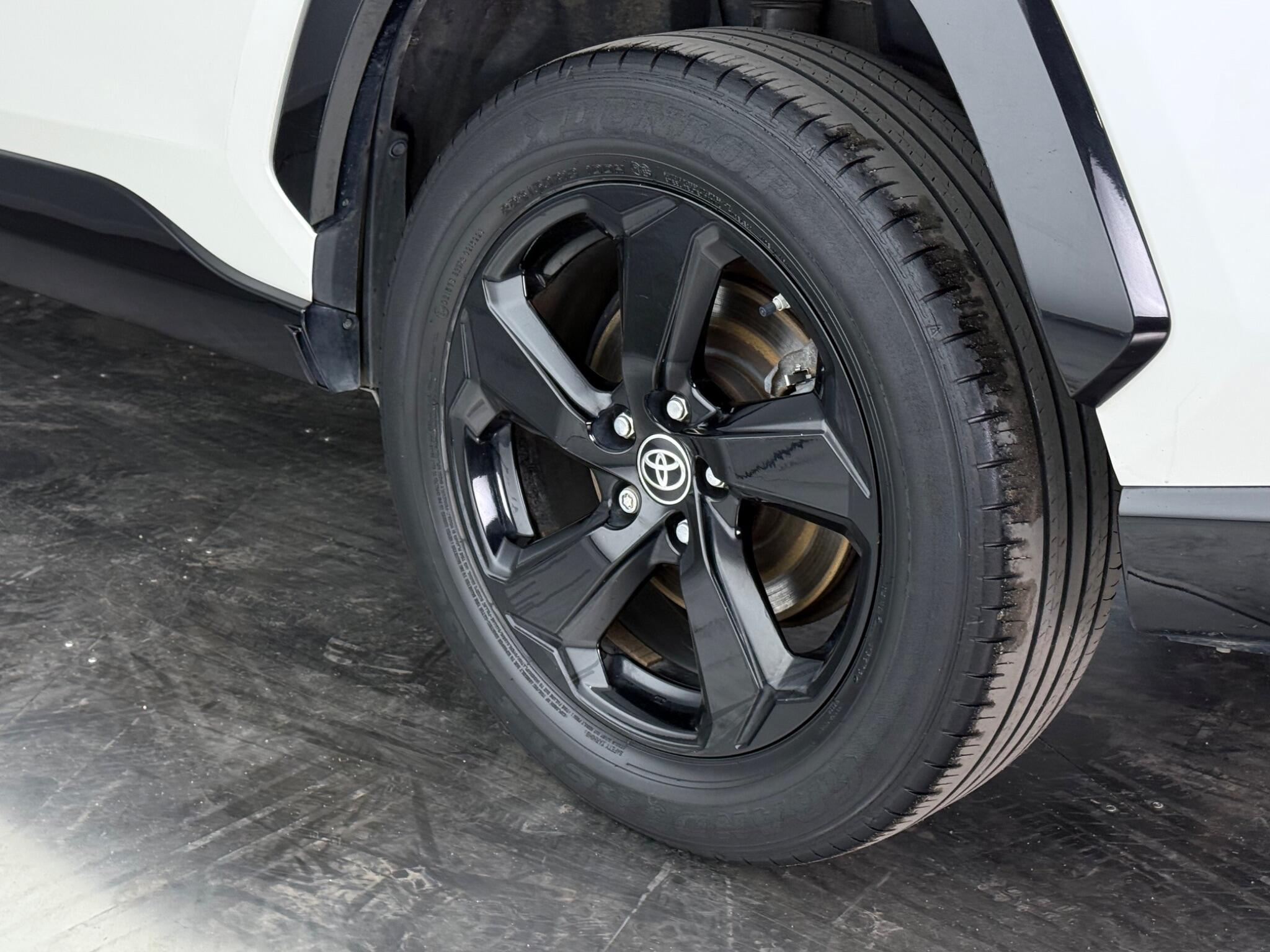 Toyota Rav4 view 6