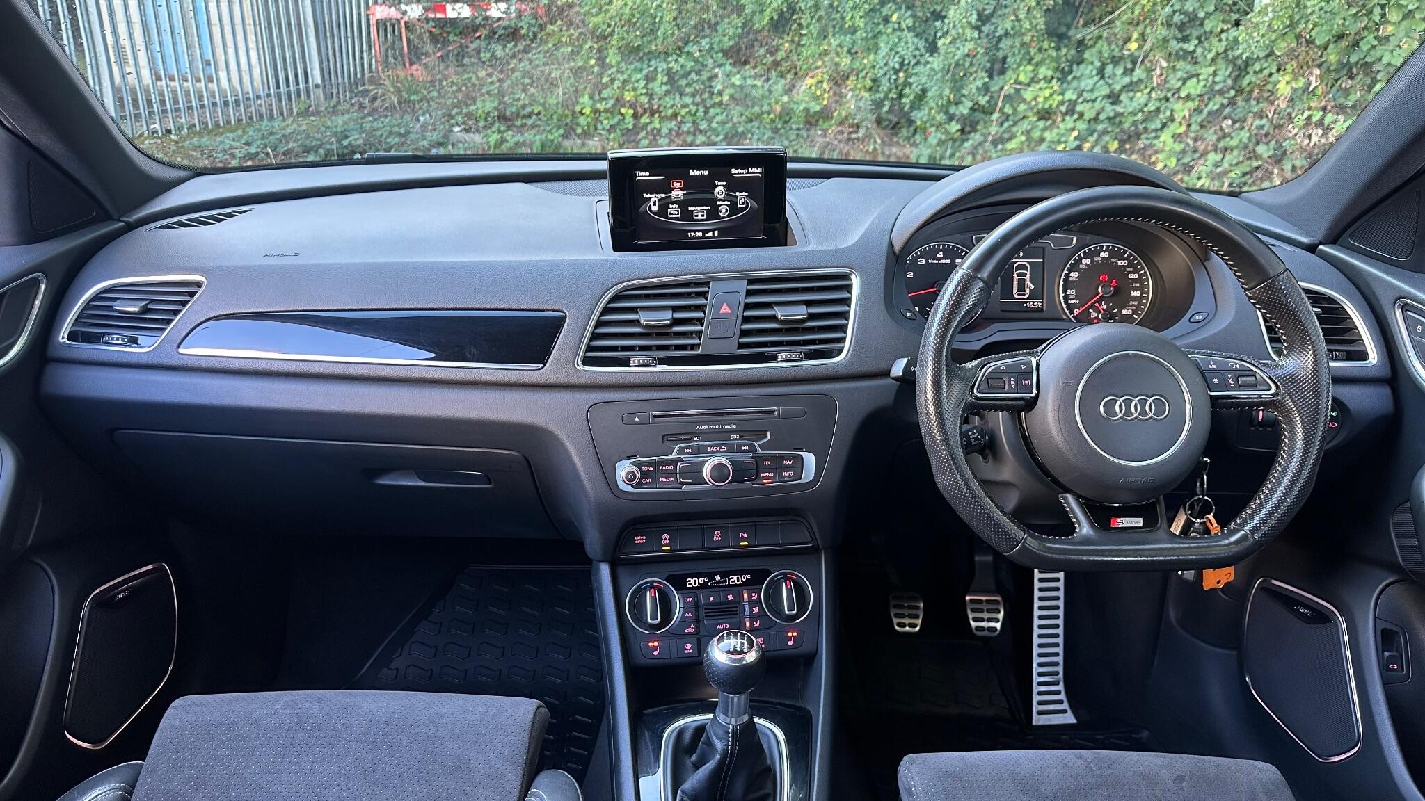 Audi Q3 view 18