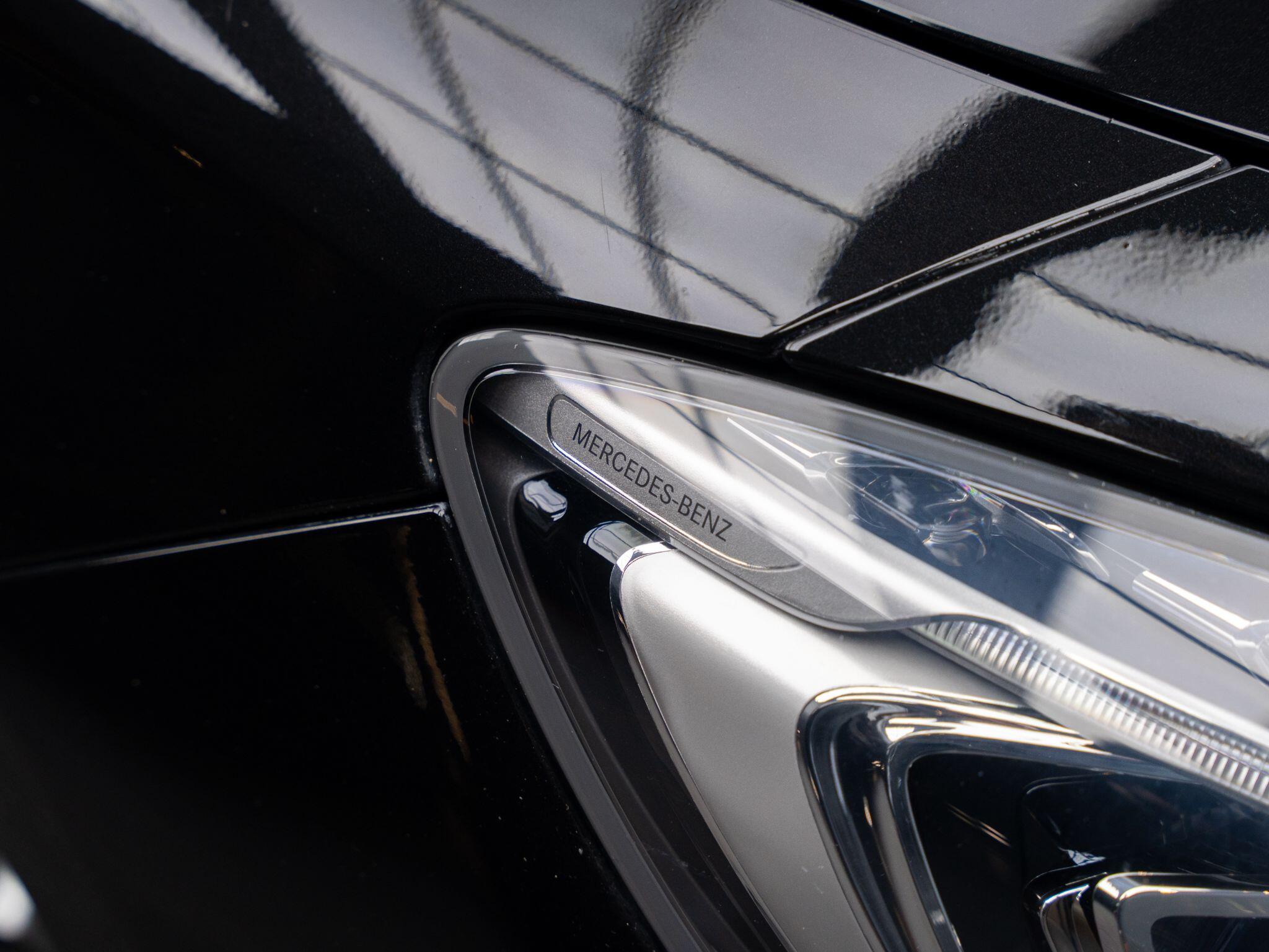 Mercedes-Benz S-Class view 29