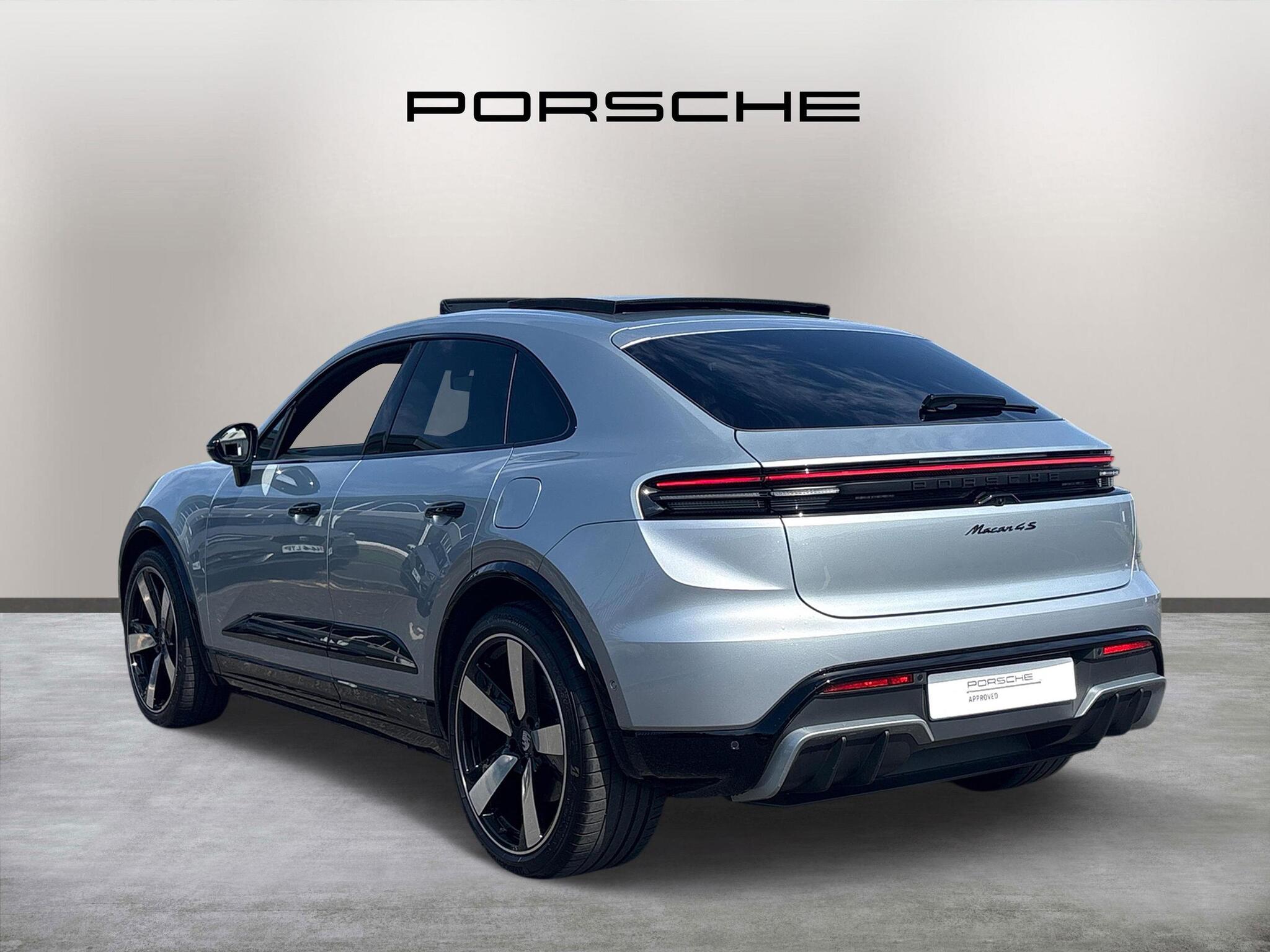 Porsche Macan view 5