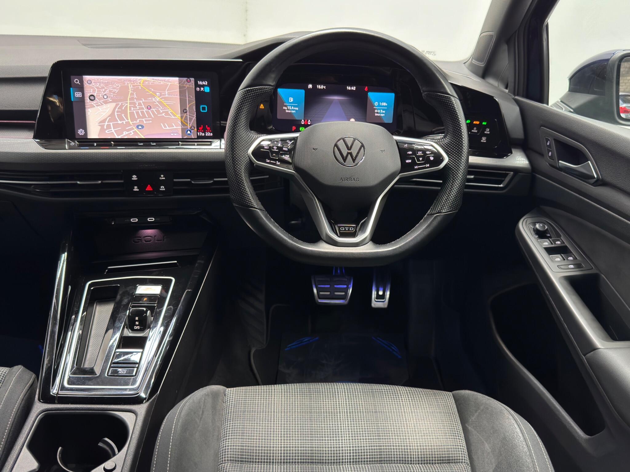 Volkswagen Golf view 5
