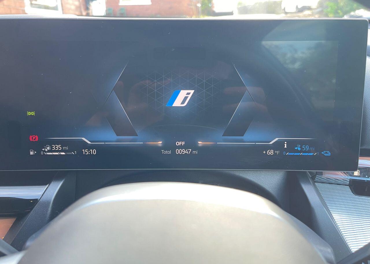BMW 5 Series view 12