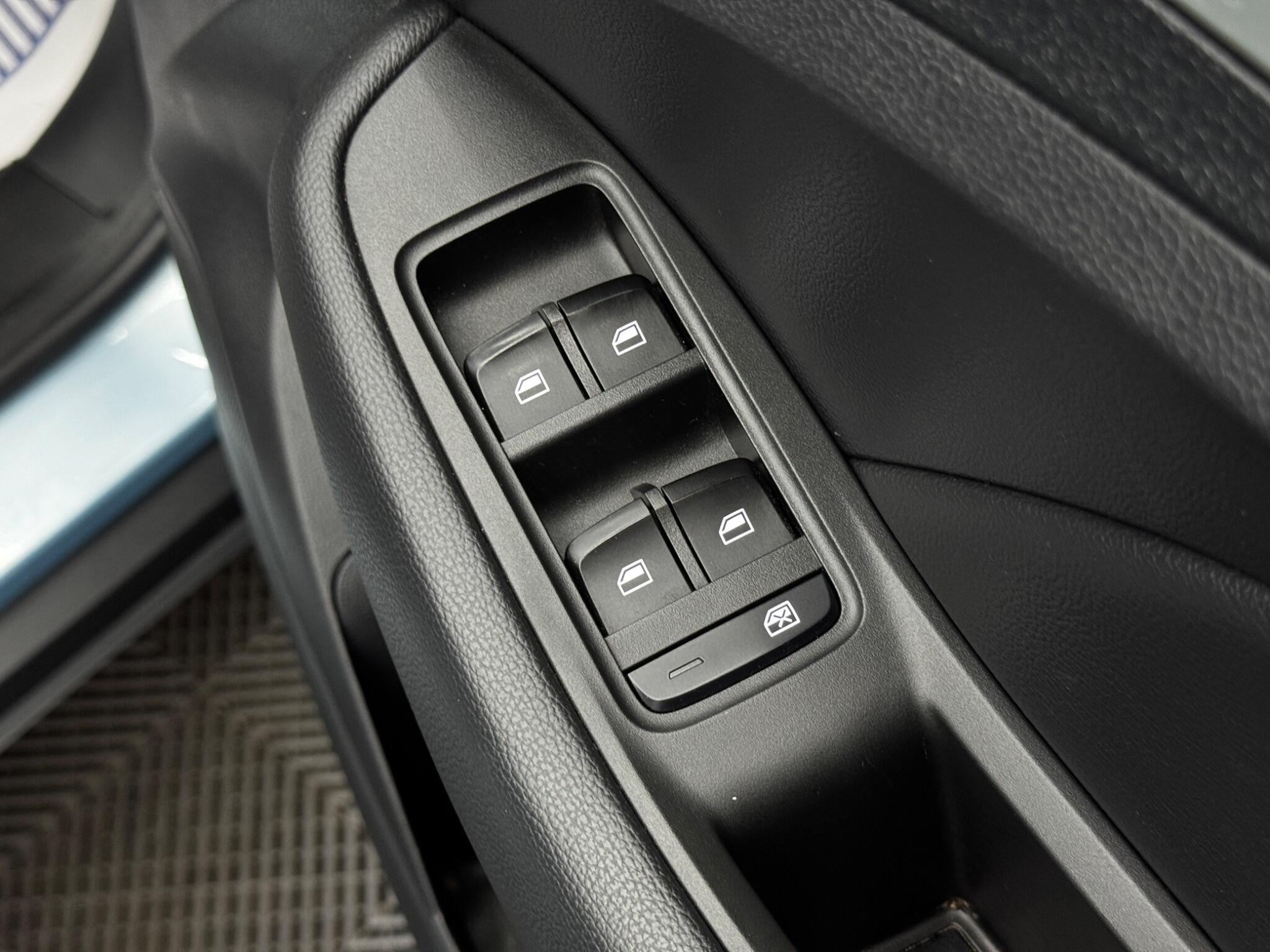 MG ZS view 36