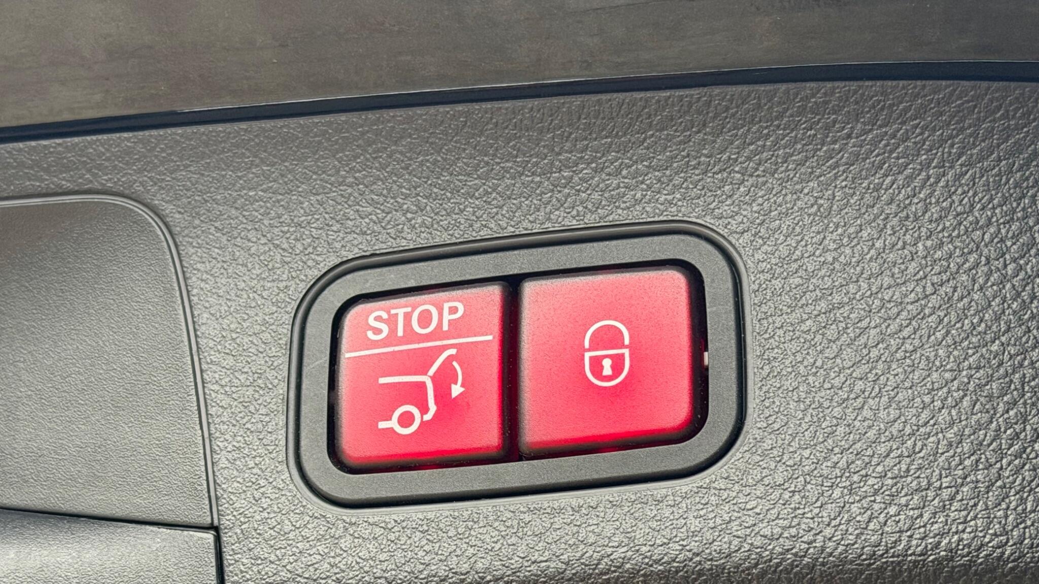 Mercedes-Benz Gla view 29