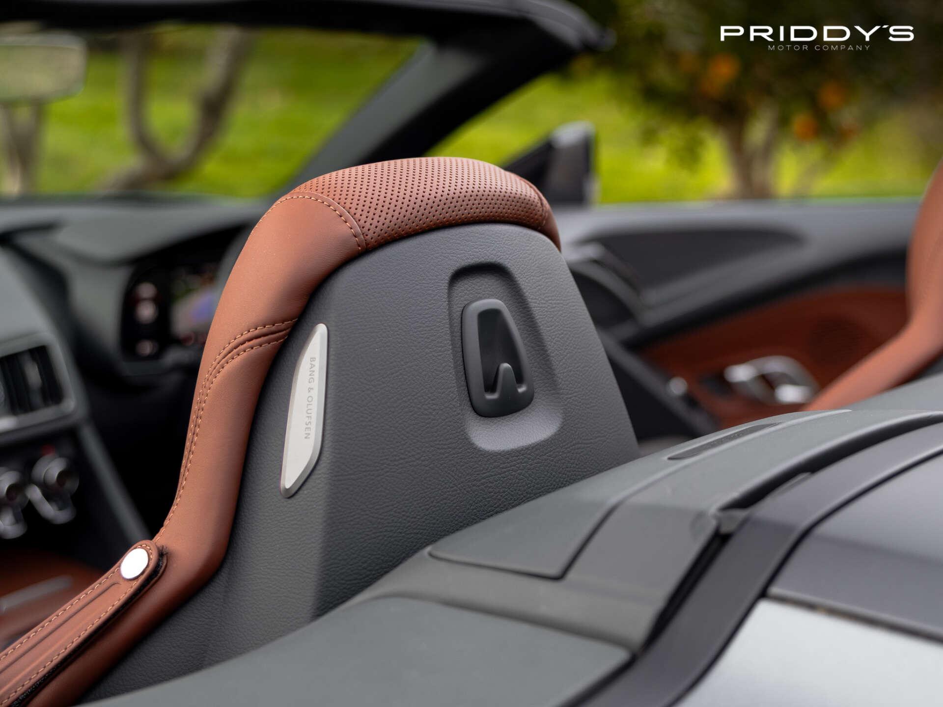 Audi R8 view 15