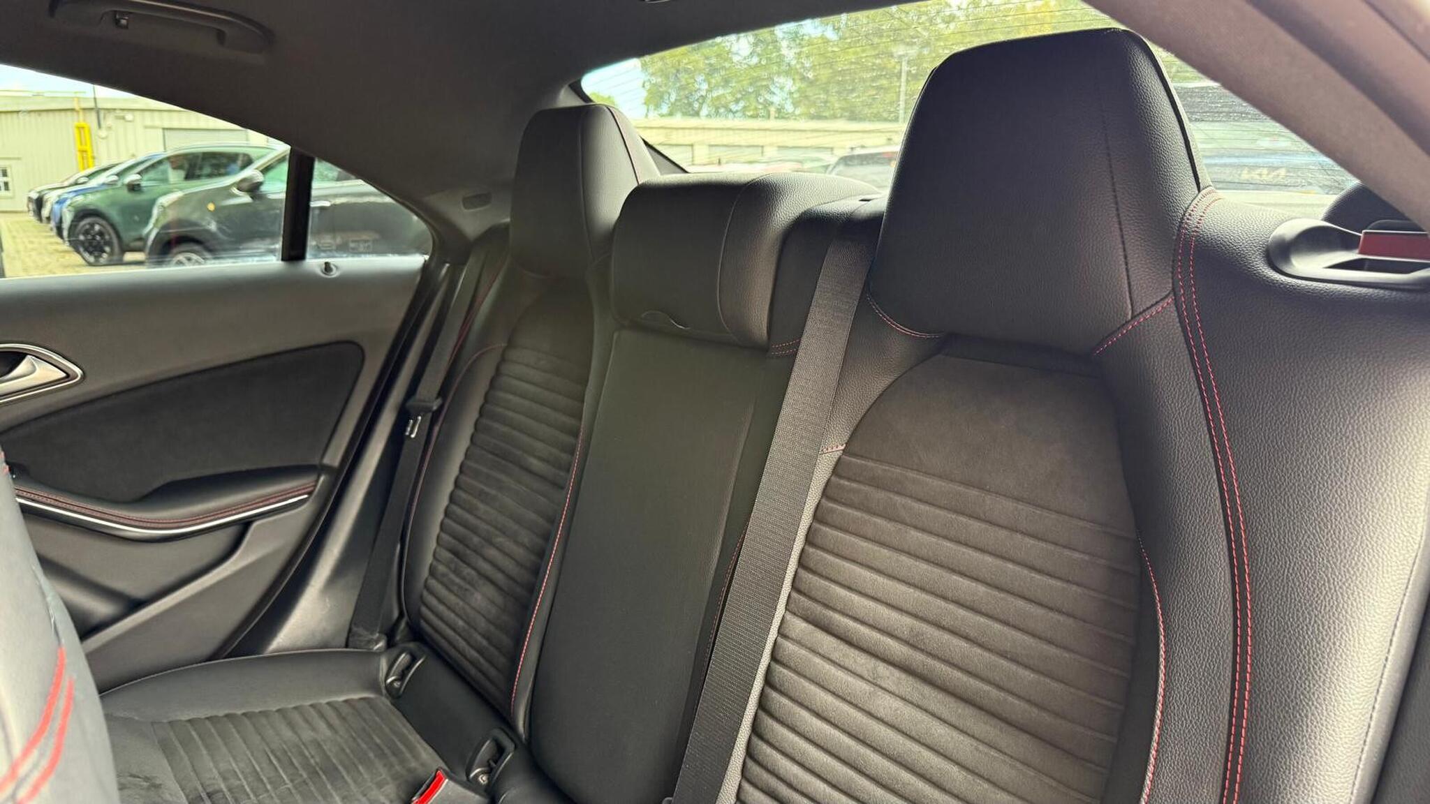 Mercedes-Benz Cla view 29