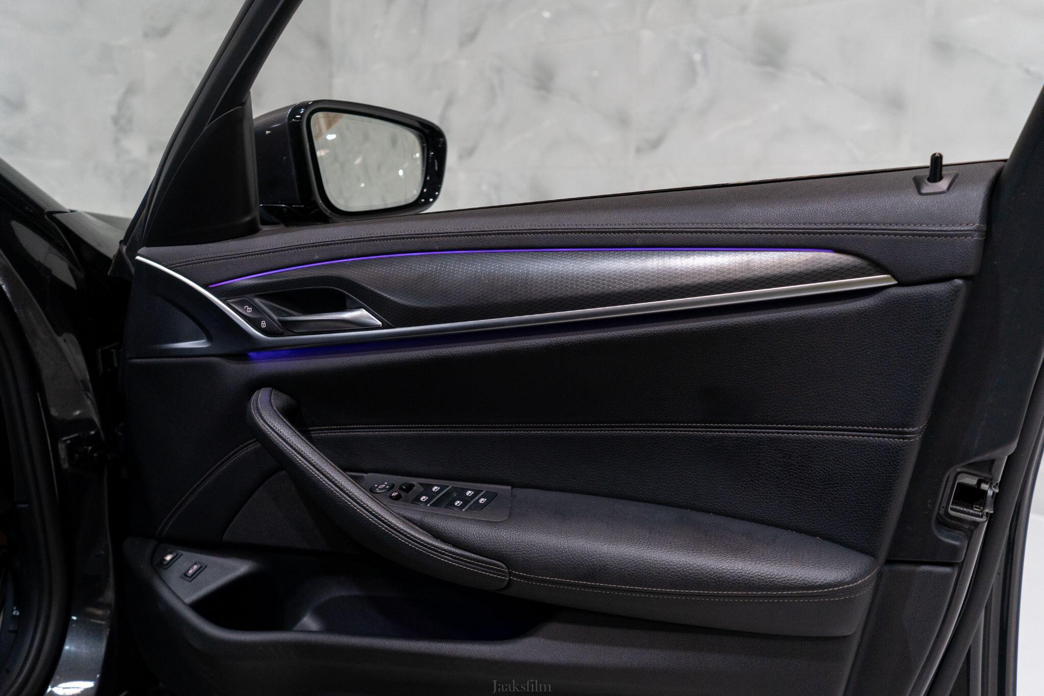 BMW 5 Series view 23