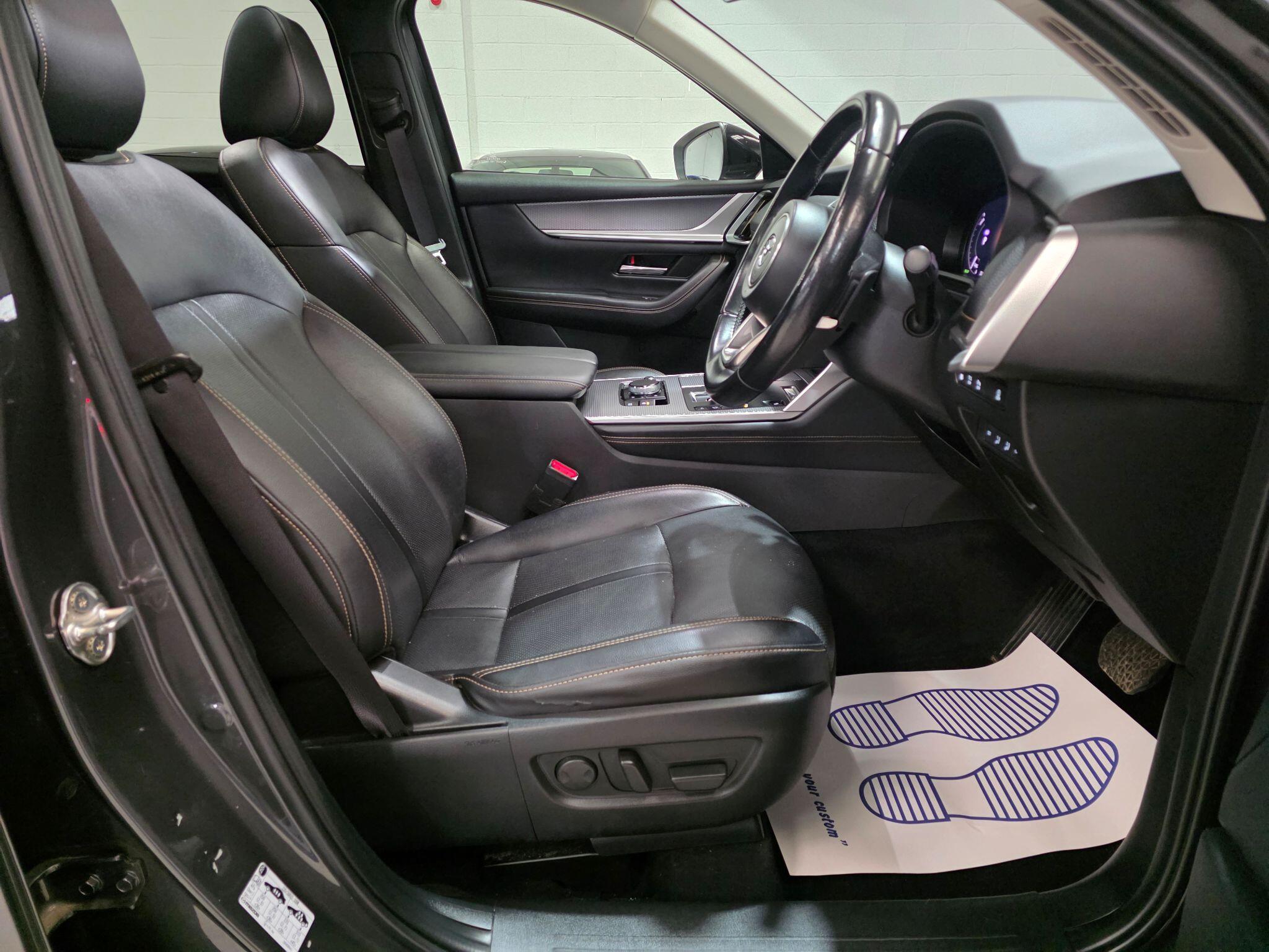 Mazda CX-60 view 6