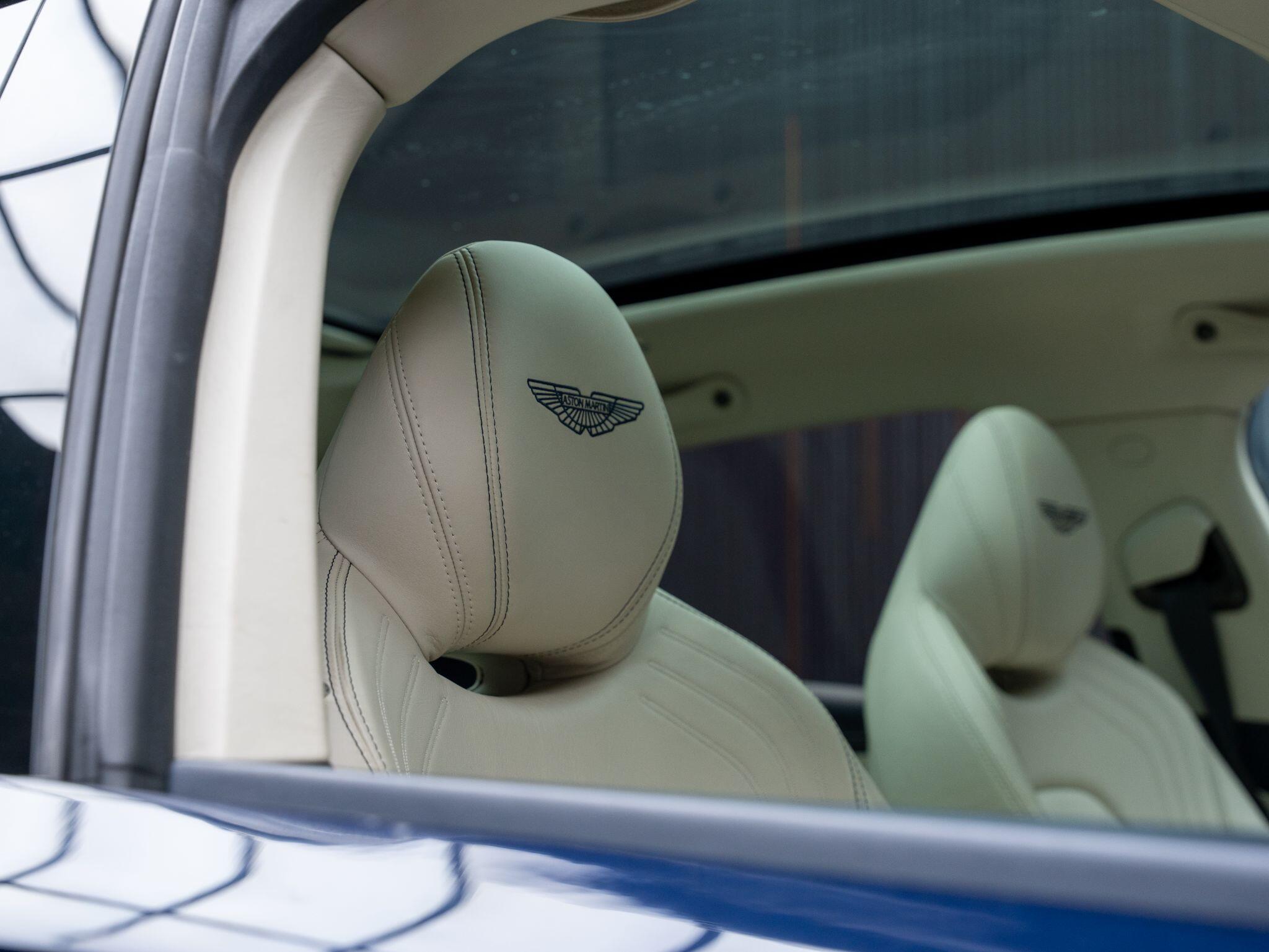 Aston Martin DBX view 10
