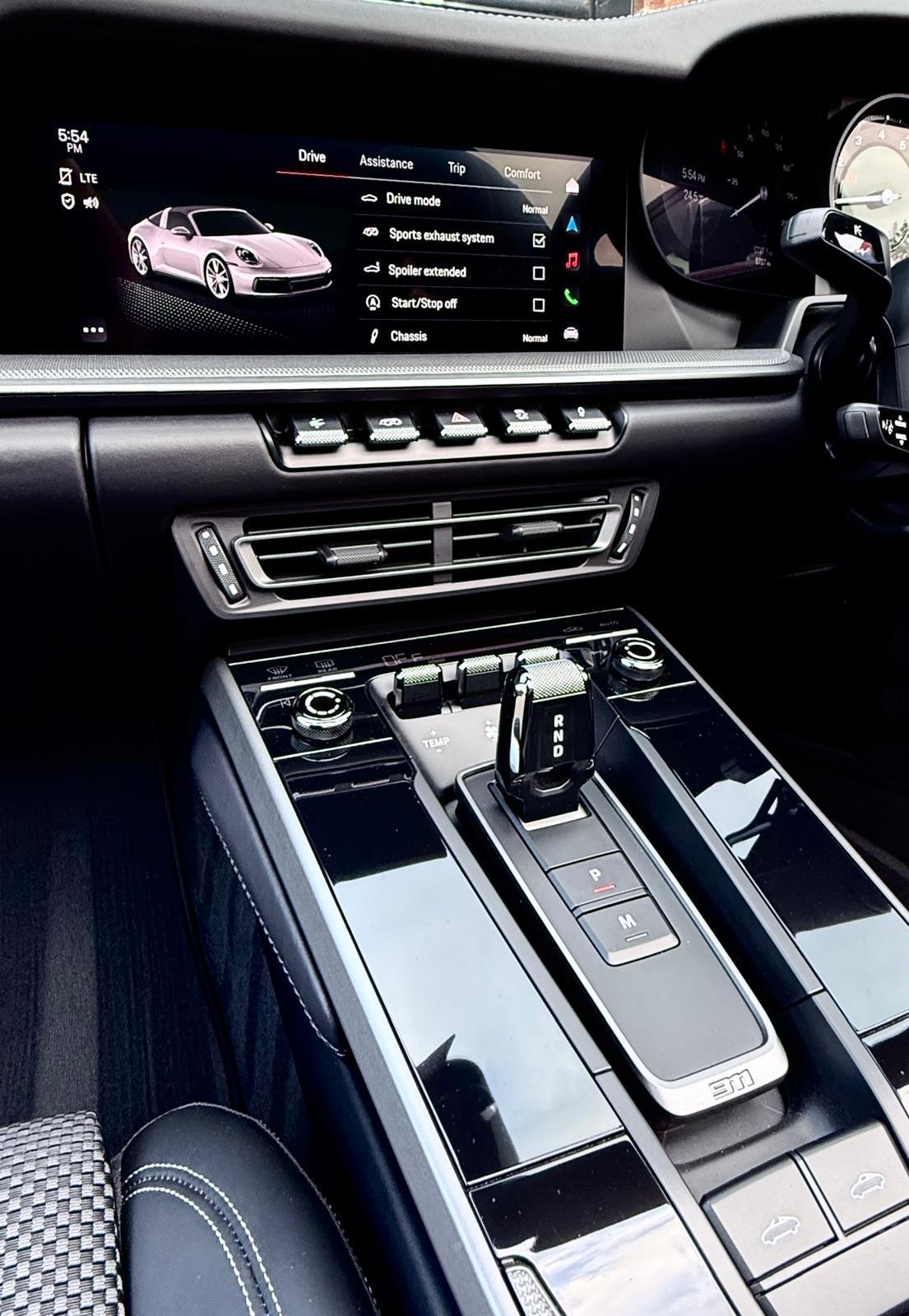 Porsche 911 view 67