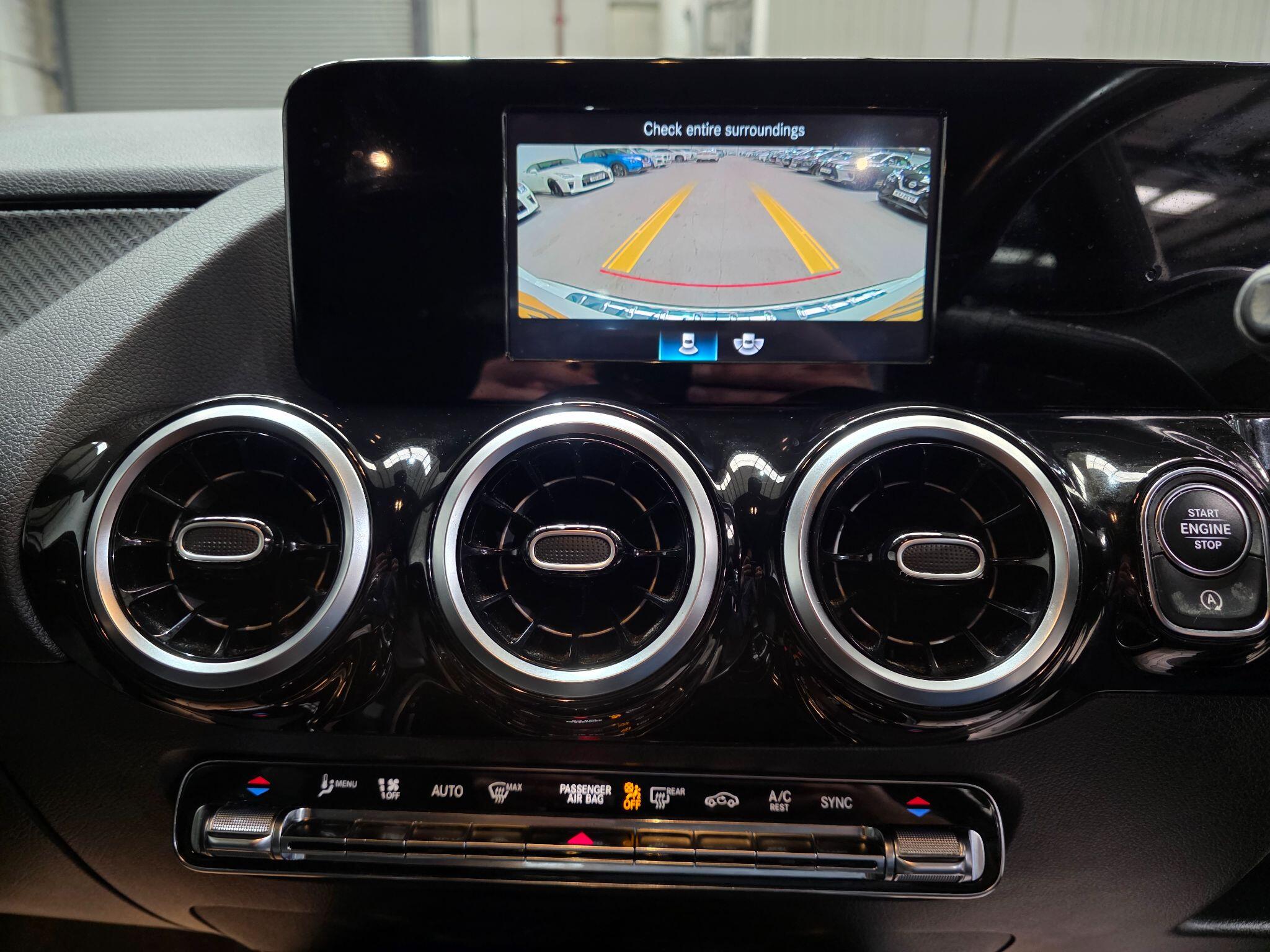 Mercedes-Benz Gla view 8