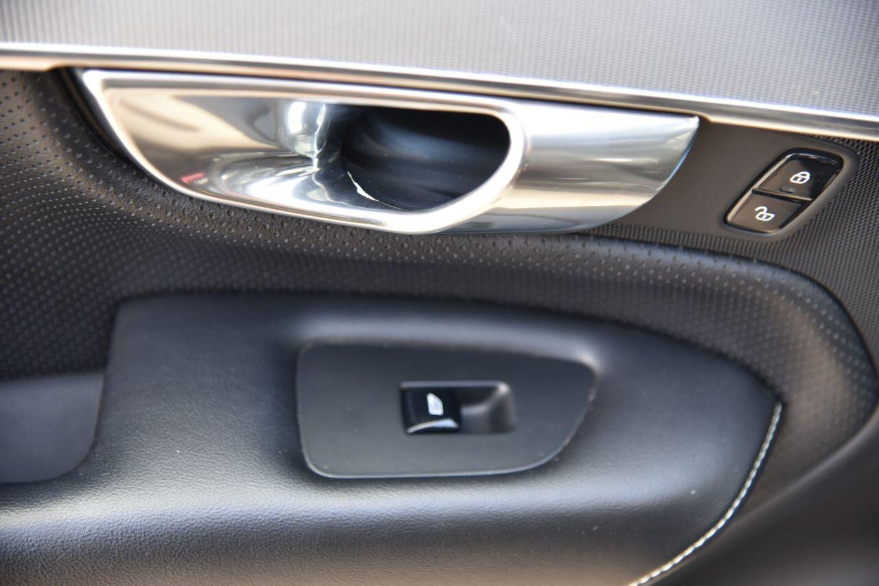 Volvo XC90 view 47