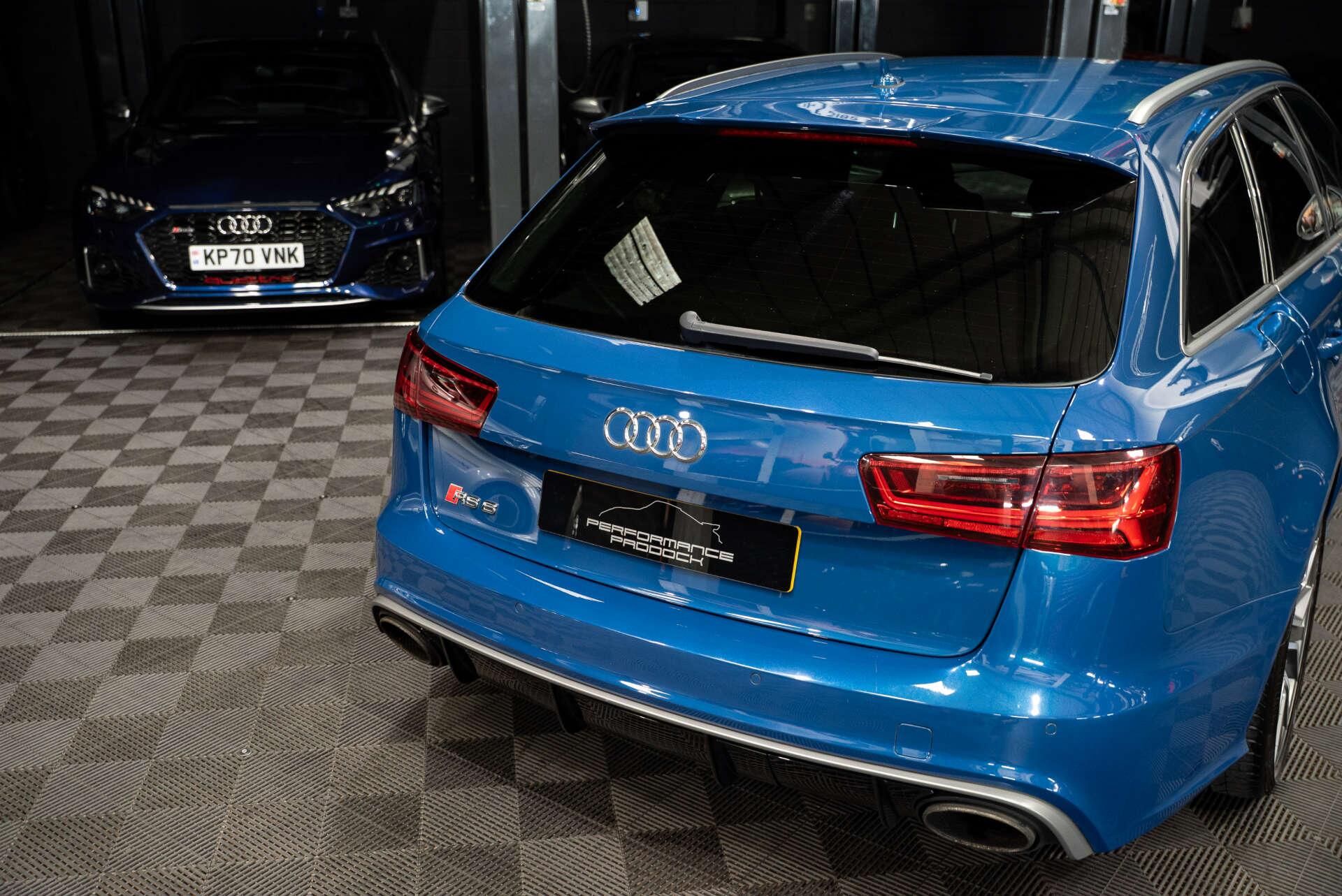 Audi RS6 Avant view 27